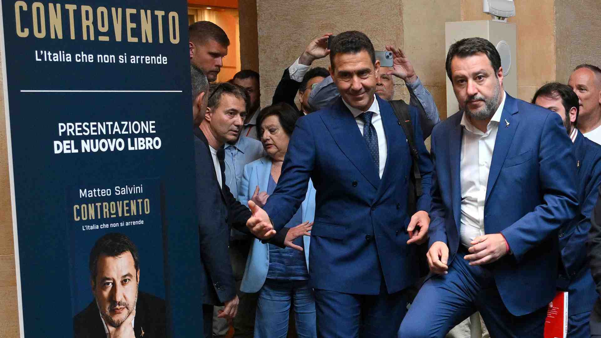 Immagine di Salvini e Vannacci, «coppia luciferina»
