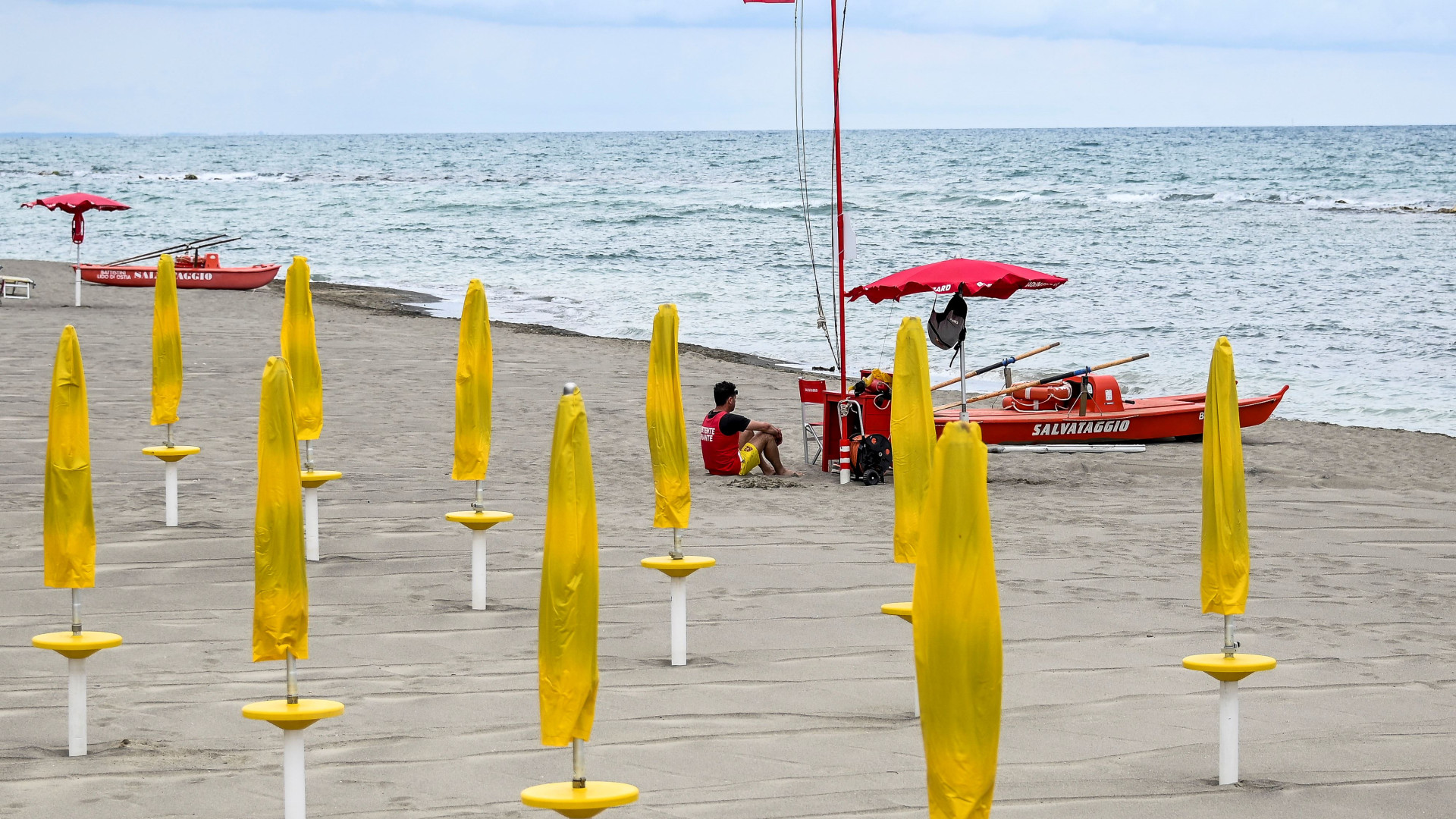 Immagine di Il Consiglio di Stato riapre le spiagge: stop proroghe, via subito alle gare
