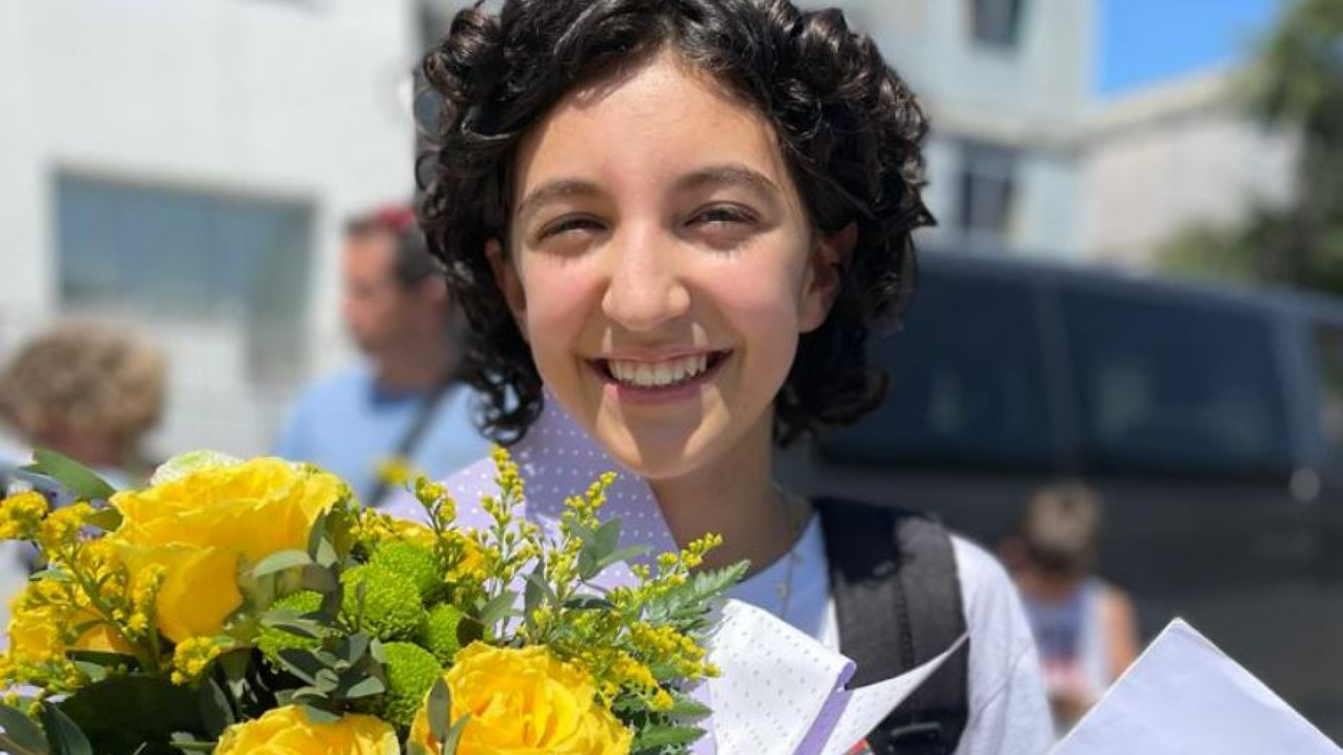 Immagine di Dal cancro ai migranti: l'altruismo di Marta, “alfiere” a 15 anni