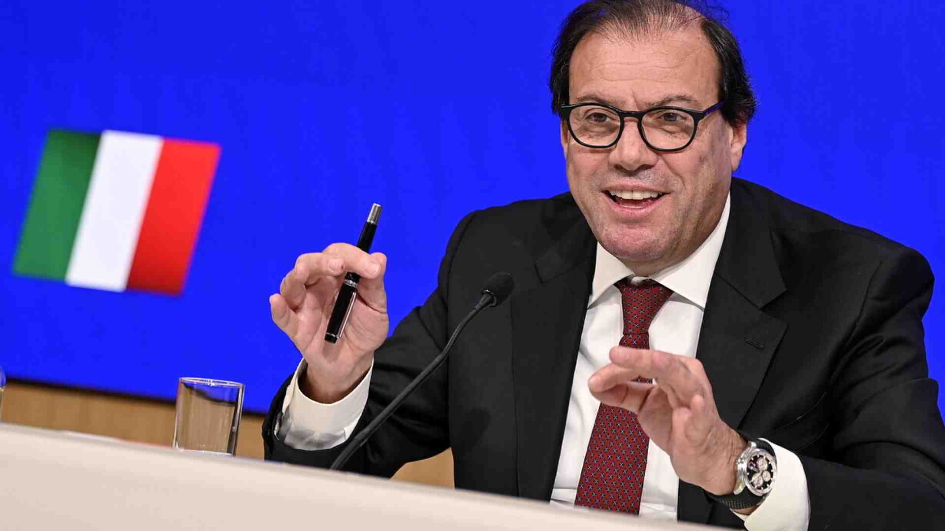 Immagine di Per i 100 euro di Meloni servirà “l’autocertificazione” dei redditi. E Salvini prepara il condono