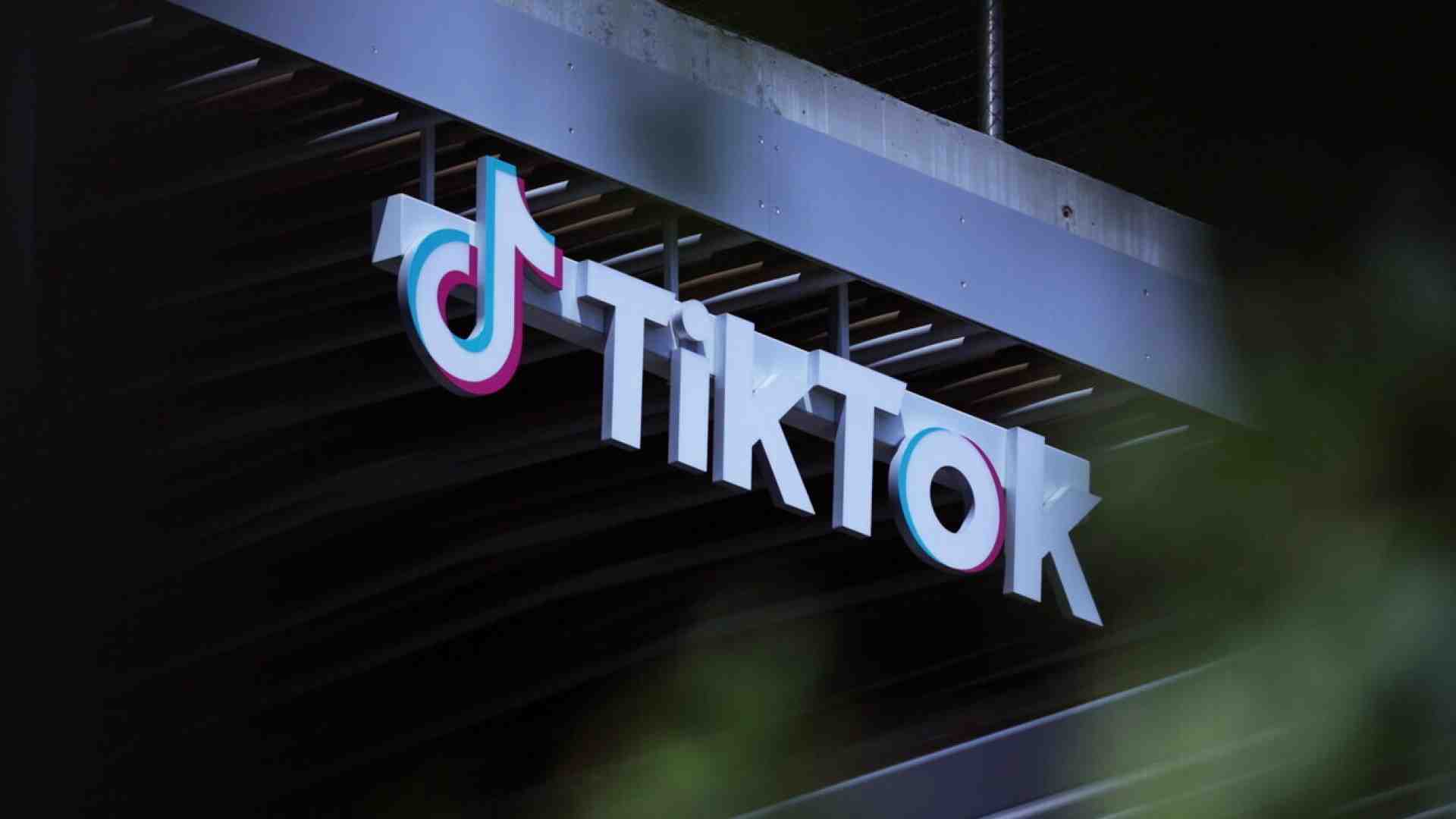 Immagine di L’Ue rafforza i controlli sulle app e si allinea agli Stati Uniti sul ban a TikTok