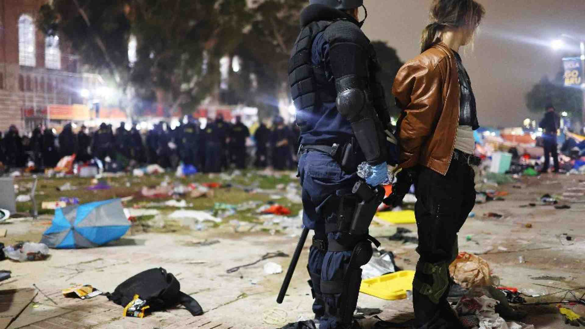 Immagine di Violenze e scontri, nei campus Usa oltre 2mila fermati. L'appello di Biden