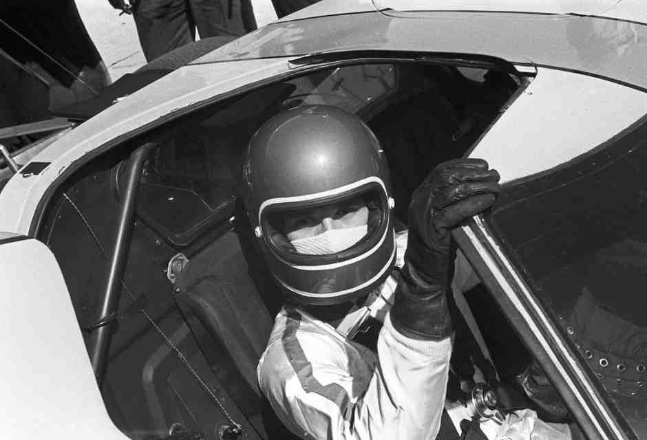Il campione automobilistico Jacky Ickx al Gran Premio di Monaco, 18 maggio 1969 (foto di Bernard Cahier/Getty)&nbsp;<br />