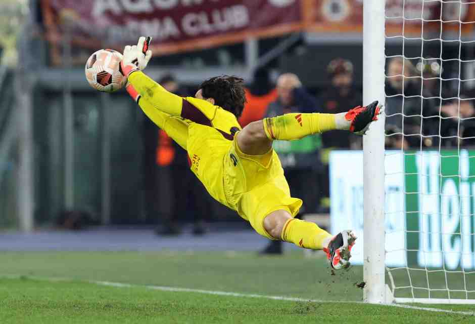Il portiere della Roma Mile Svilar (foto Ansa)