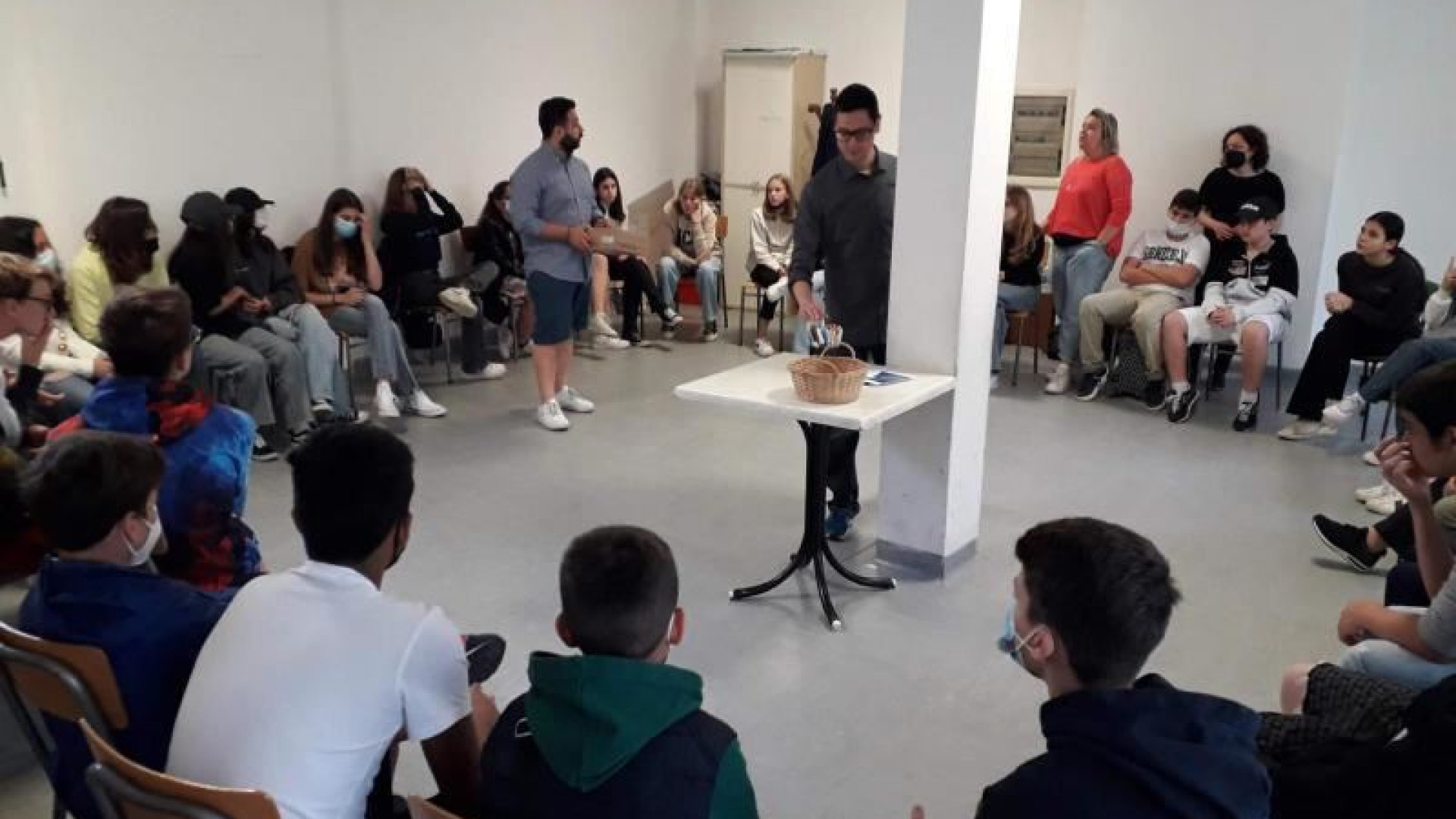 Immagine di Il teologo don Nacci: «Meno clericalismo, più spazio alle donne»
