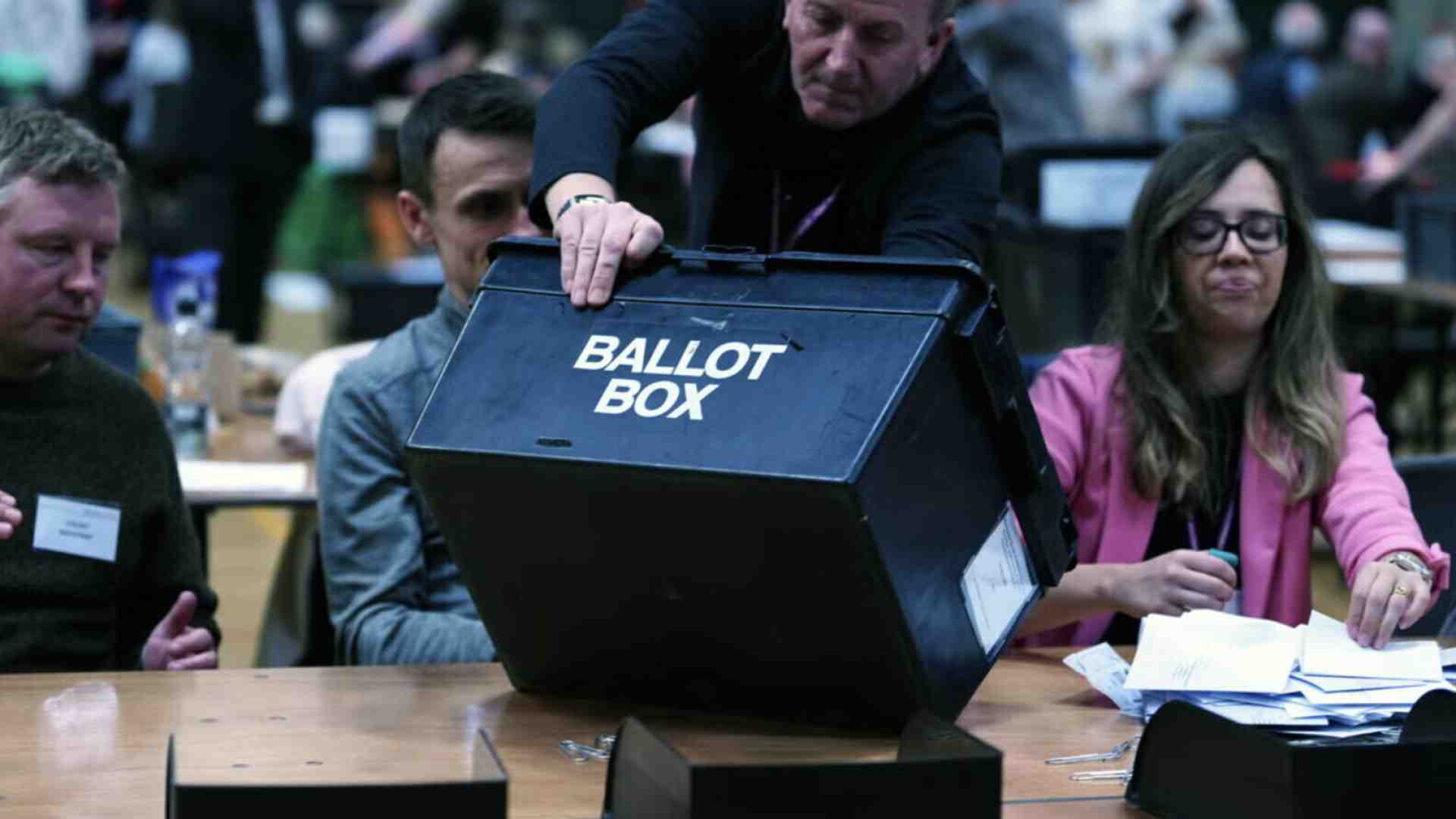 Immagine di Al voto inglese perdono i Tory, il Labour vince e il Reform uk risorge. Sunak sembra salvo (per ora)
