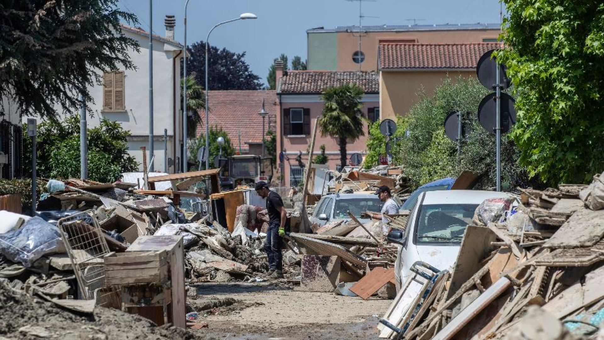 Immagine di Viaggio in Romagna un anno dopo: «Attenti, le frane si moltiplicano»