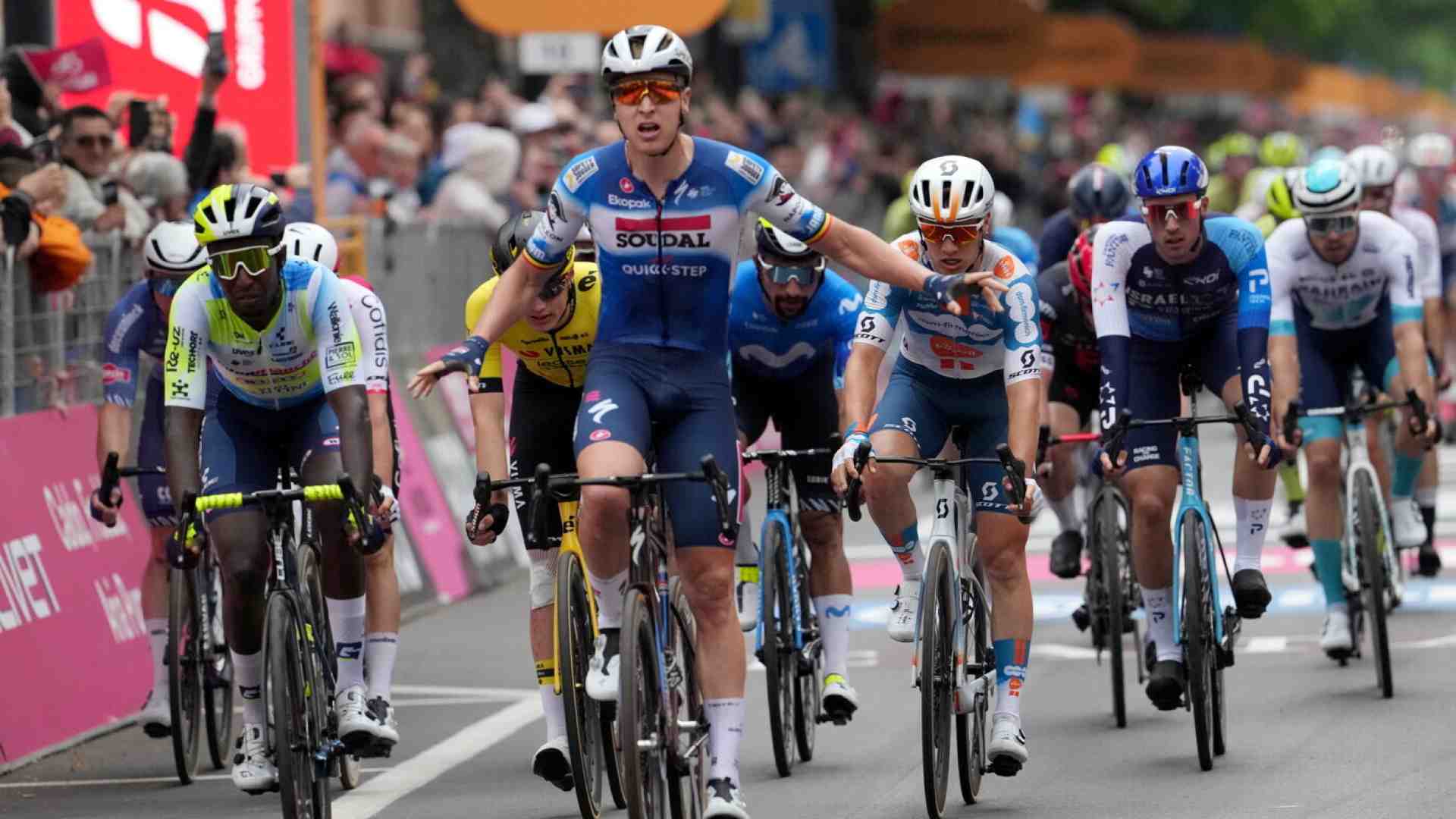 Immagine di Merlier interrompe sul più bello il carnevale ciclistico del Giro d'Italia