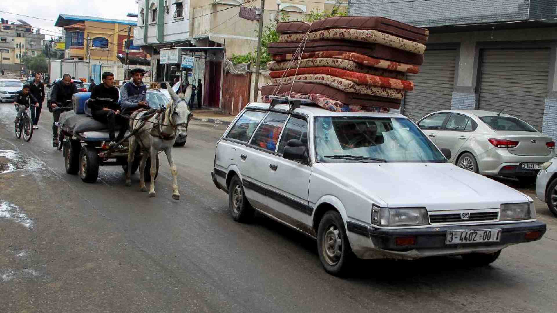 Immagine di Israele preme su Rafah: «Evacuare la zona est». Via in 100mila