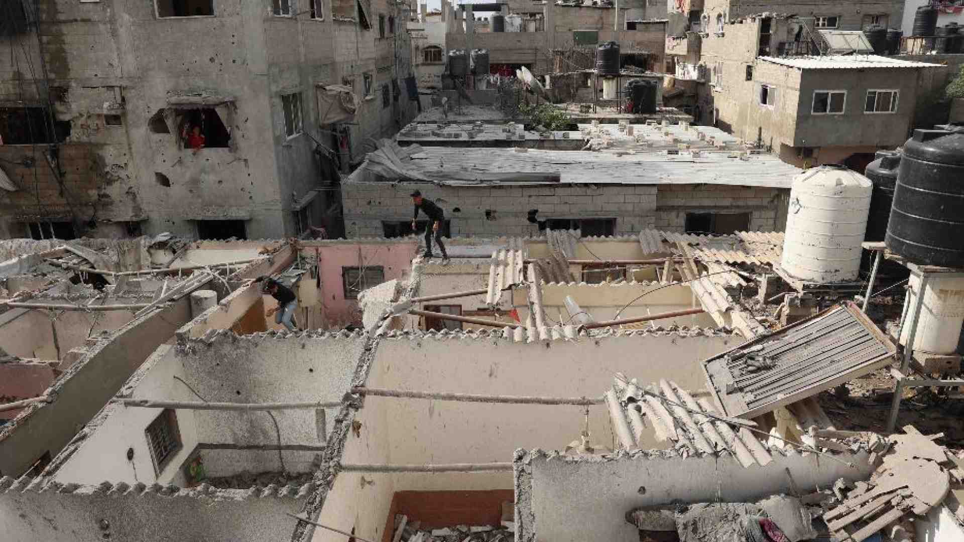 Immagine di Israele controlla il valico di Rafah dal lato palestinese. Ma sarà lunga