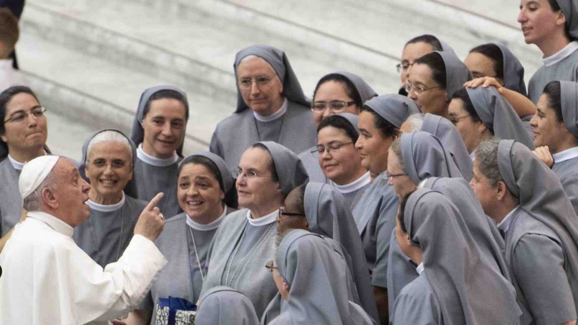 Immagine di Urgente e necessario smaschilizzare la Chiesa: lo chiede il Papa