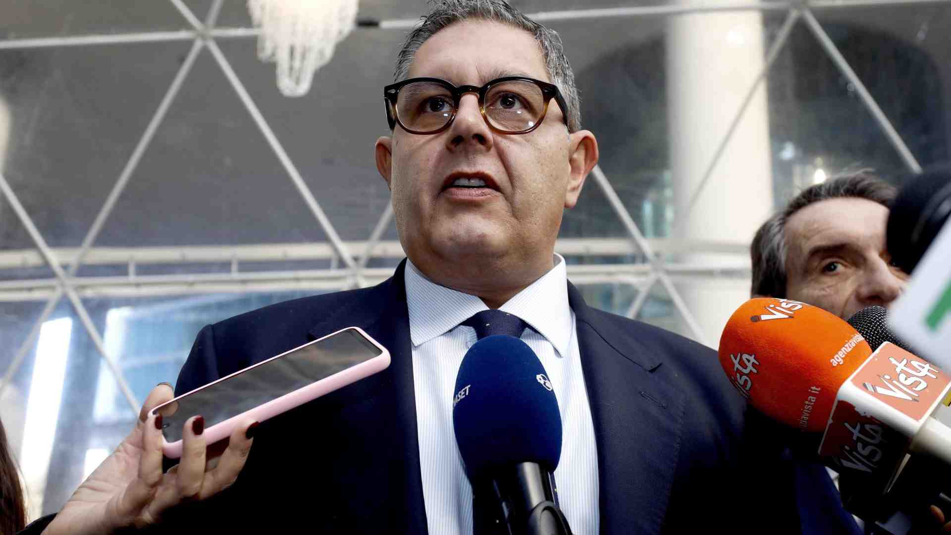 Immagine di Corruzione, ai domiciliari il presidente della Liguria Toti. L'avvocato: "È sereno. No dimissioni"