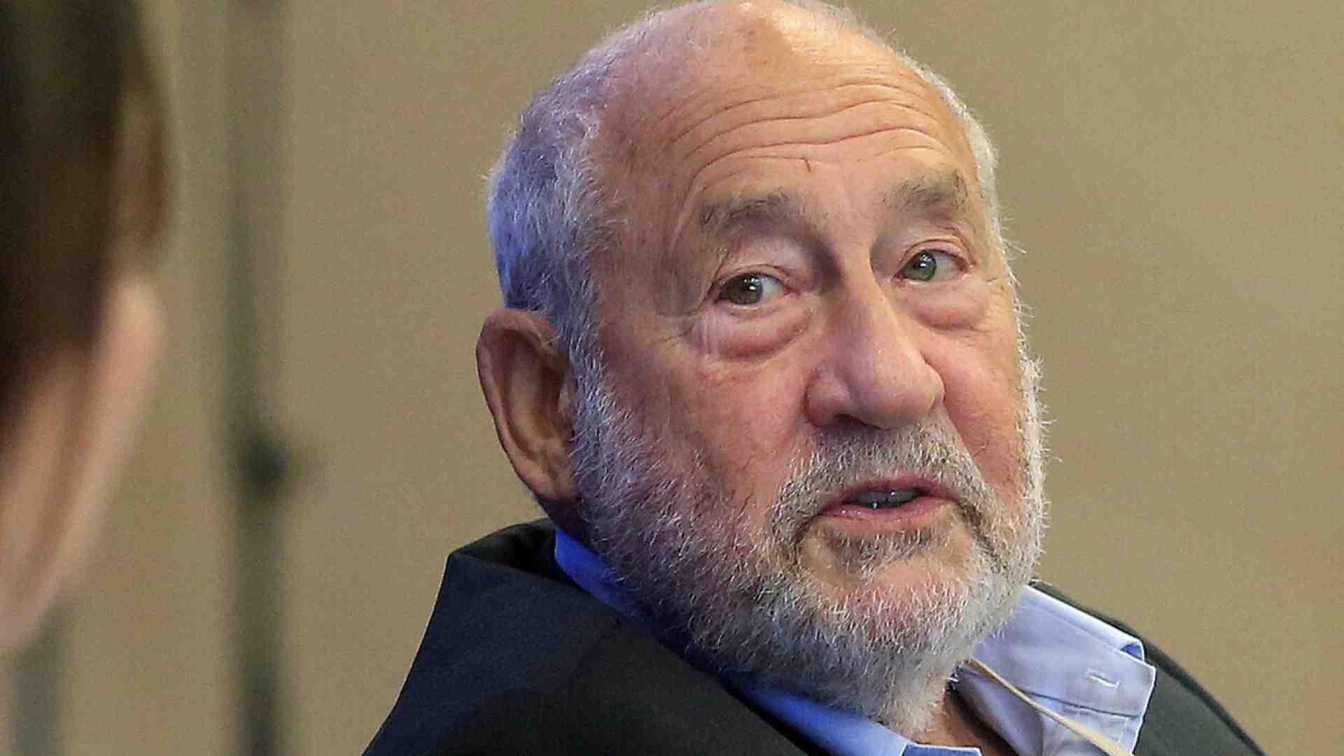 Immagine di A tu per tu con Stiglitz, l’anti Milei triste, in decadenza e senza più argomenti