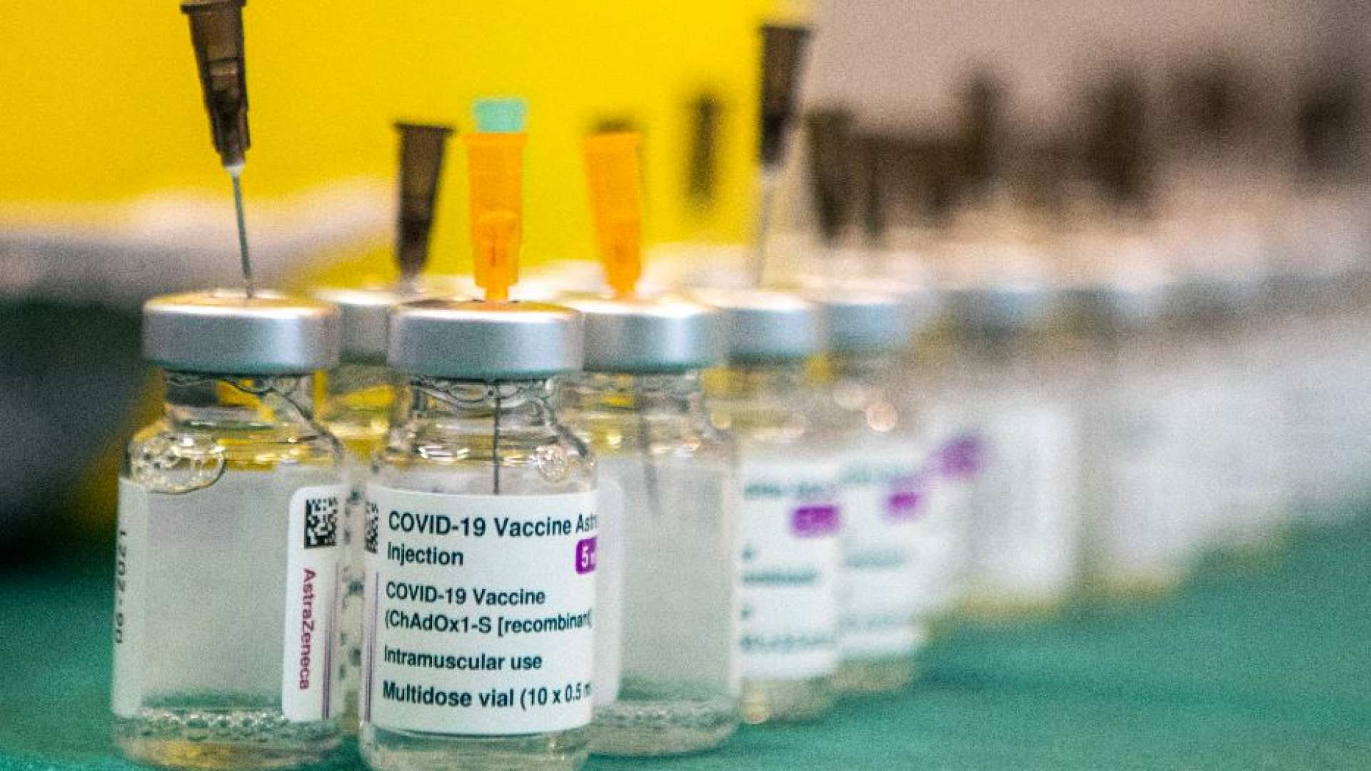 Immagine di Covid, AstraZeneca ritira il suo vaccino dal commercio. Ecco perché