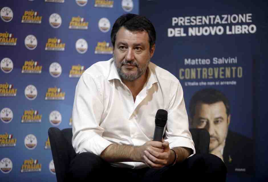 La Lega attacca la Francia: l'ambasciatore riferisca sull'invio di truppe a Kyiv. Salvini: "Macron e Monti vanno curati"