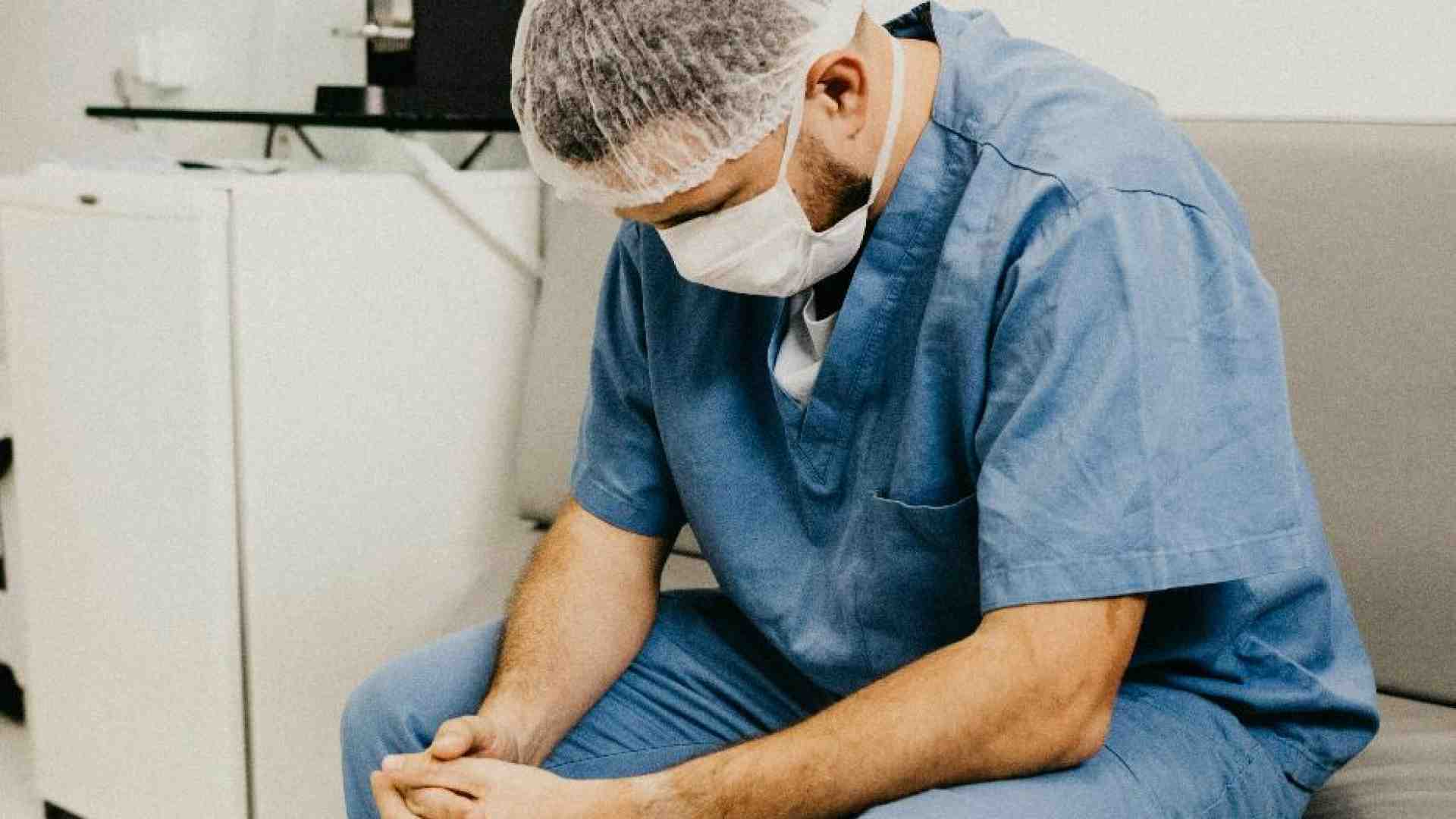 Immagine di Medici in “burnout”? La colpa non è dei pazienti