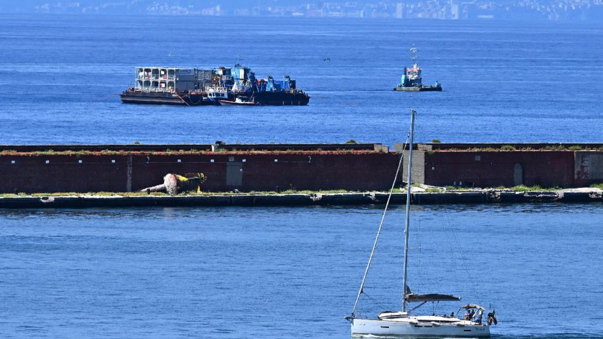 Immagine di L'inchiesta di Genova si allarga alla diga nel porto
