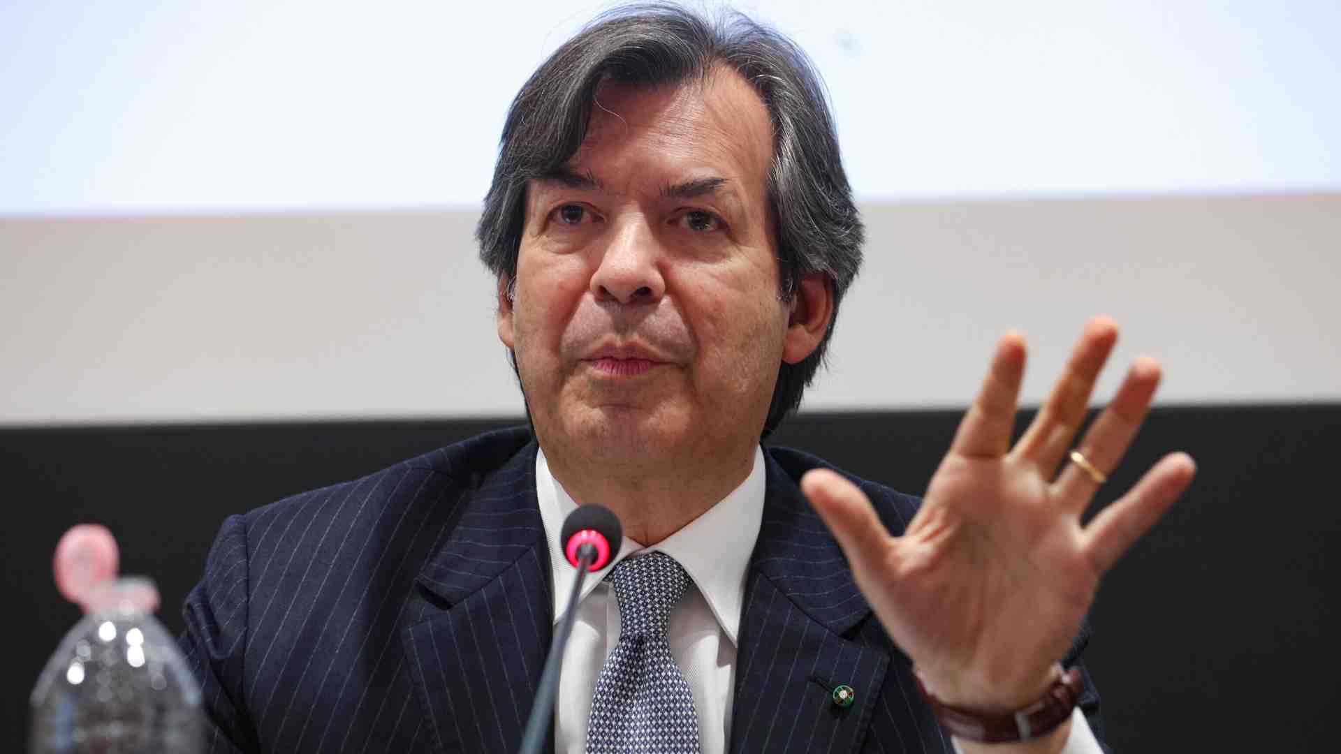 Immagine di Non basta cambiare una casella: l'Abi ha perso ogni ragione di esistenza
