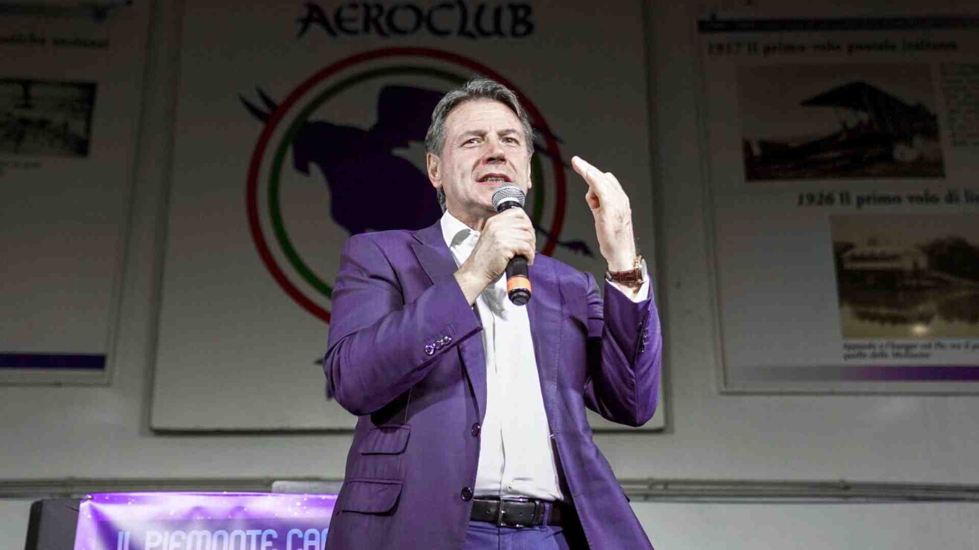 Immagine di Conte: "Il Pd sbaglia a trasformare il 2 giugno in una festa di parte. Toti si dimetta"