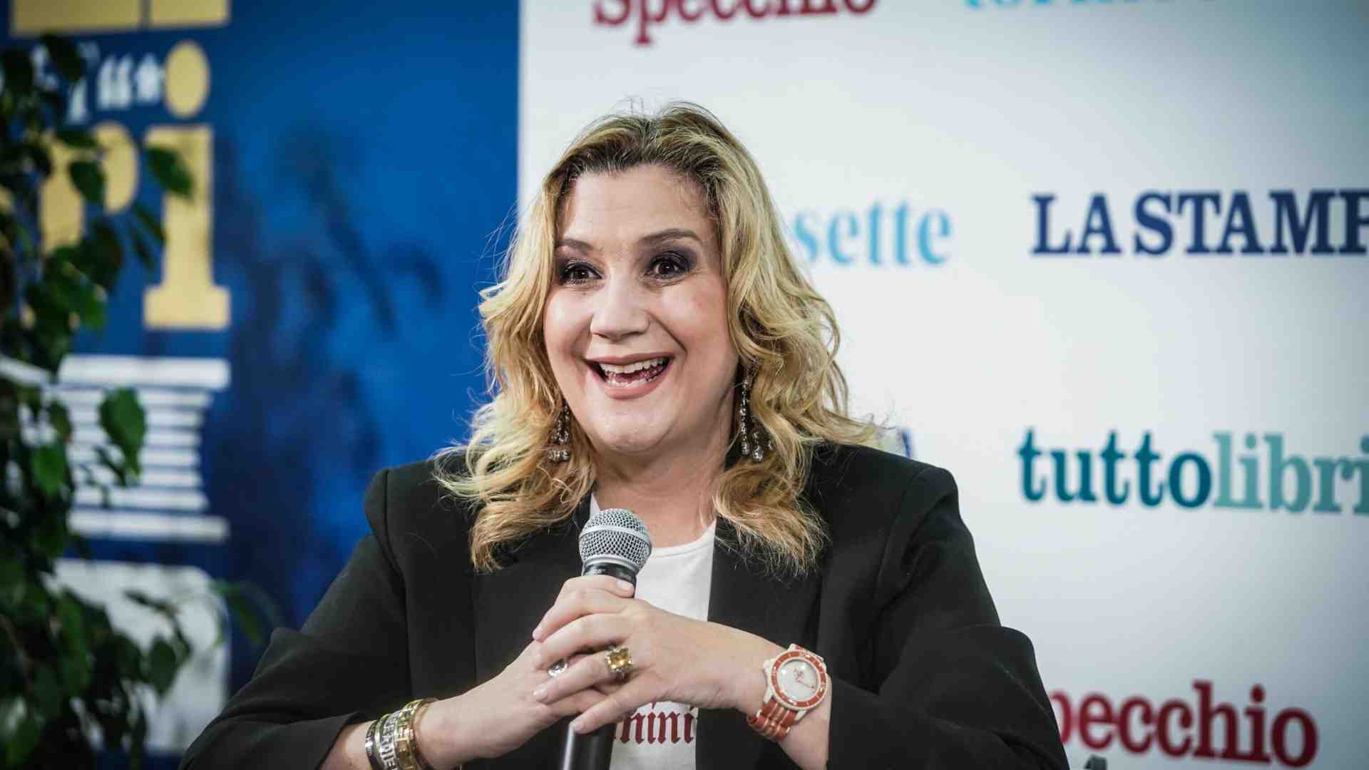 Immagine di Pace fatta tra Sergio e Rossi, tornano una coppia. E insieme grazieranno Serena Bortone