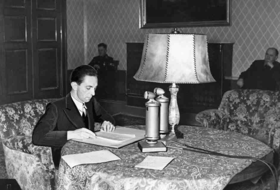&nbsp;Joseph Goebbels a casa sua - foto LaPresse