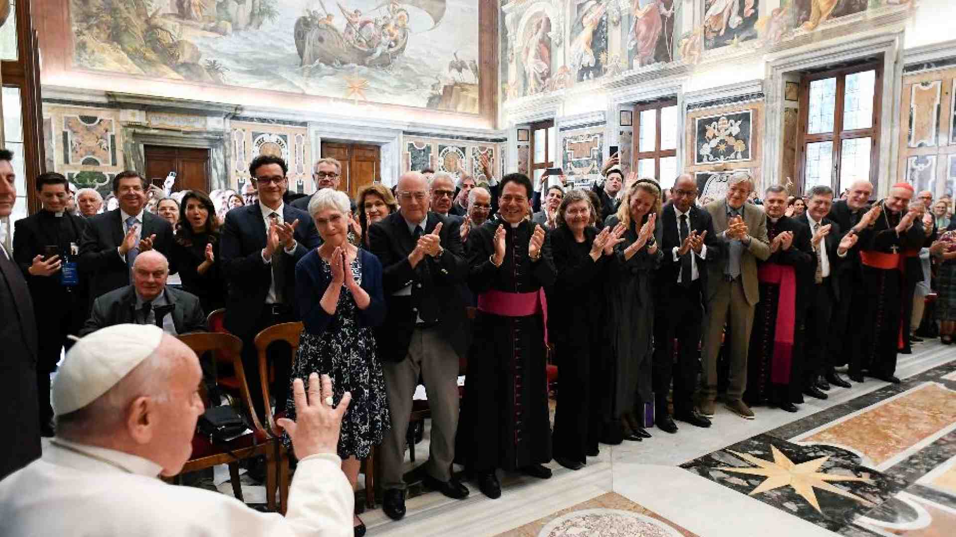 Immagine di Il Papa ai premi Nobel: lavorate per far crescere l'umanità