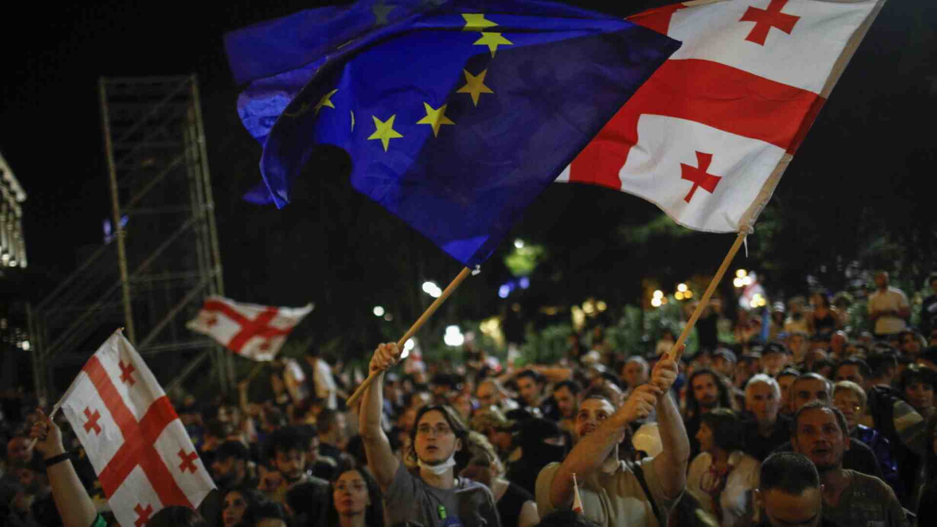 Immagine di Le mani di Mosca su Erevan e Tbilisi