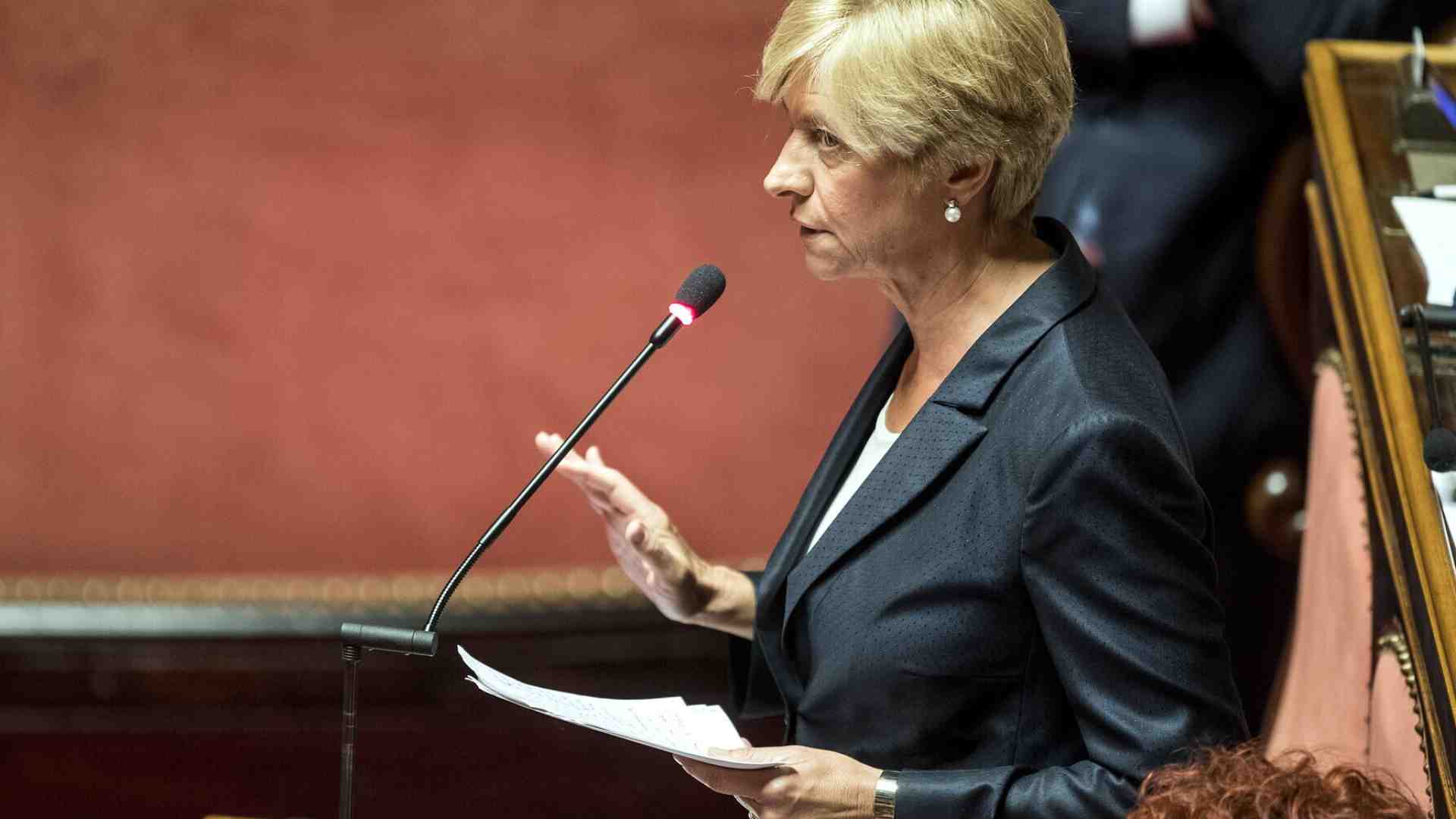 Immagine di Parla Pinotti: "Caro Pd, l'Ucraina si aiuta con le armi. Non firmo il Jobs Act. Schlein non ha spiegato"