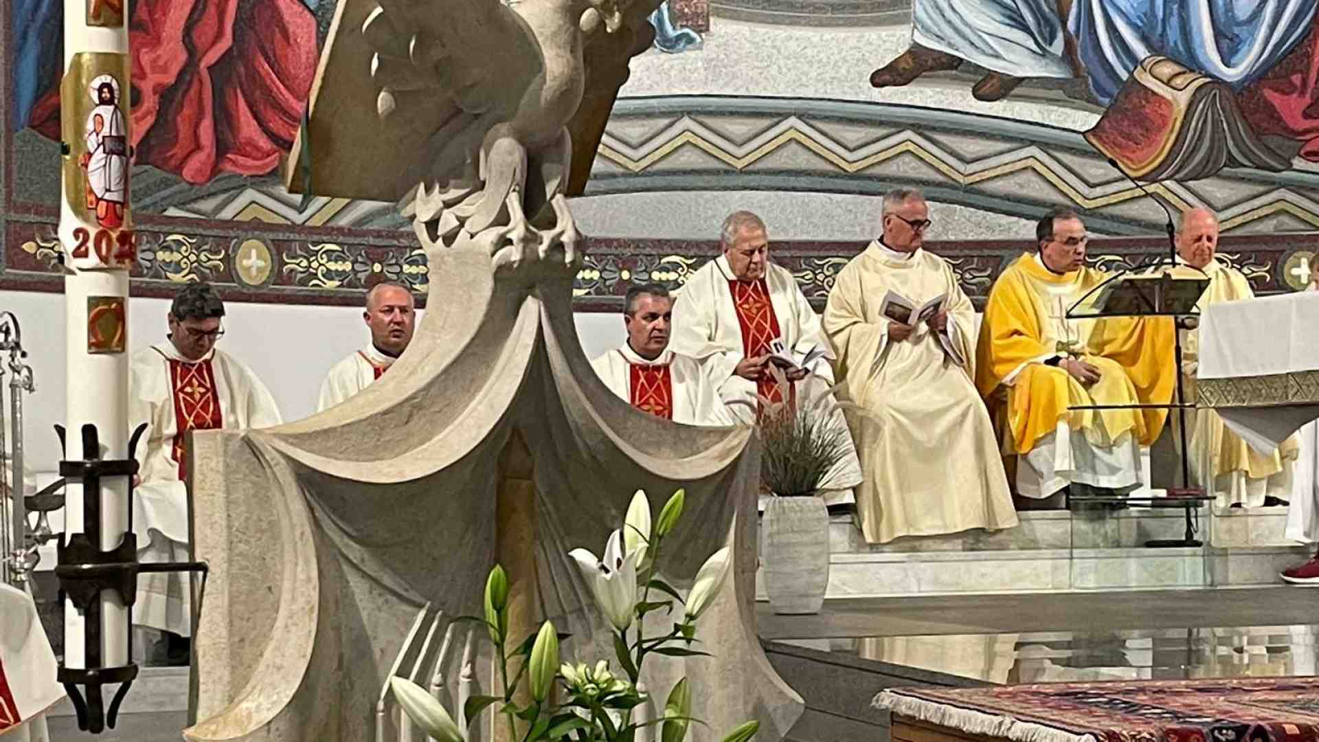 Immagine di La chiesa della Sacra Famiglia consacrata dal vescovo Domenico