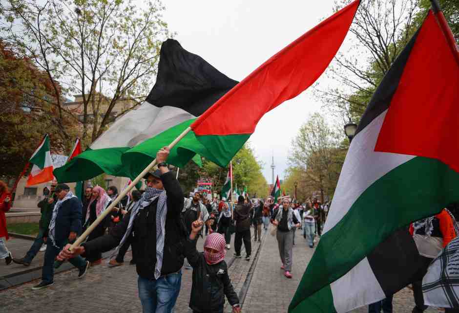 Una manifestazione pro Palestina all'Universit&agrave; di Toronto - foto via Getty Images
