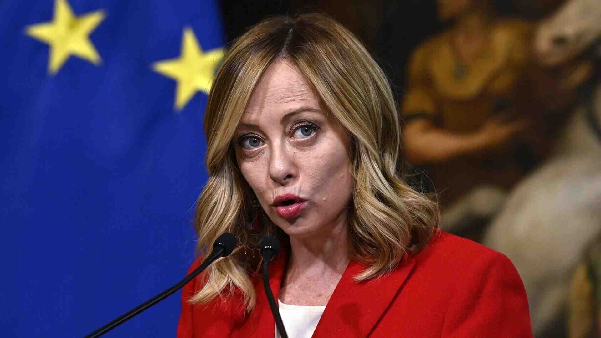 Immagine di Meloni rinvia le nomine di Cdp, Rai e Fs per fare i conti con Salvini dopo le europee. E sente Mattarella