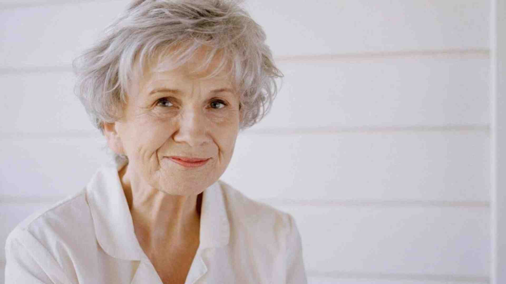 Immagine di Addio Alice Munro, premio Nobel nel 2013 e maestra del racconto breve