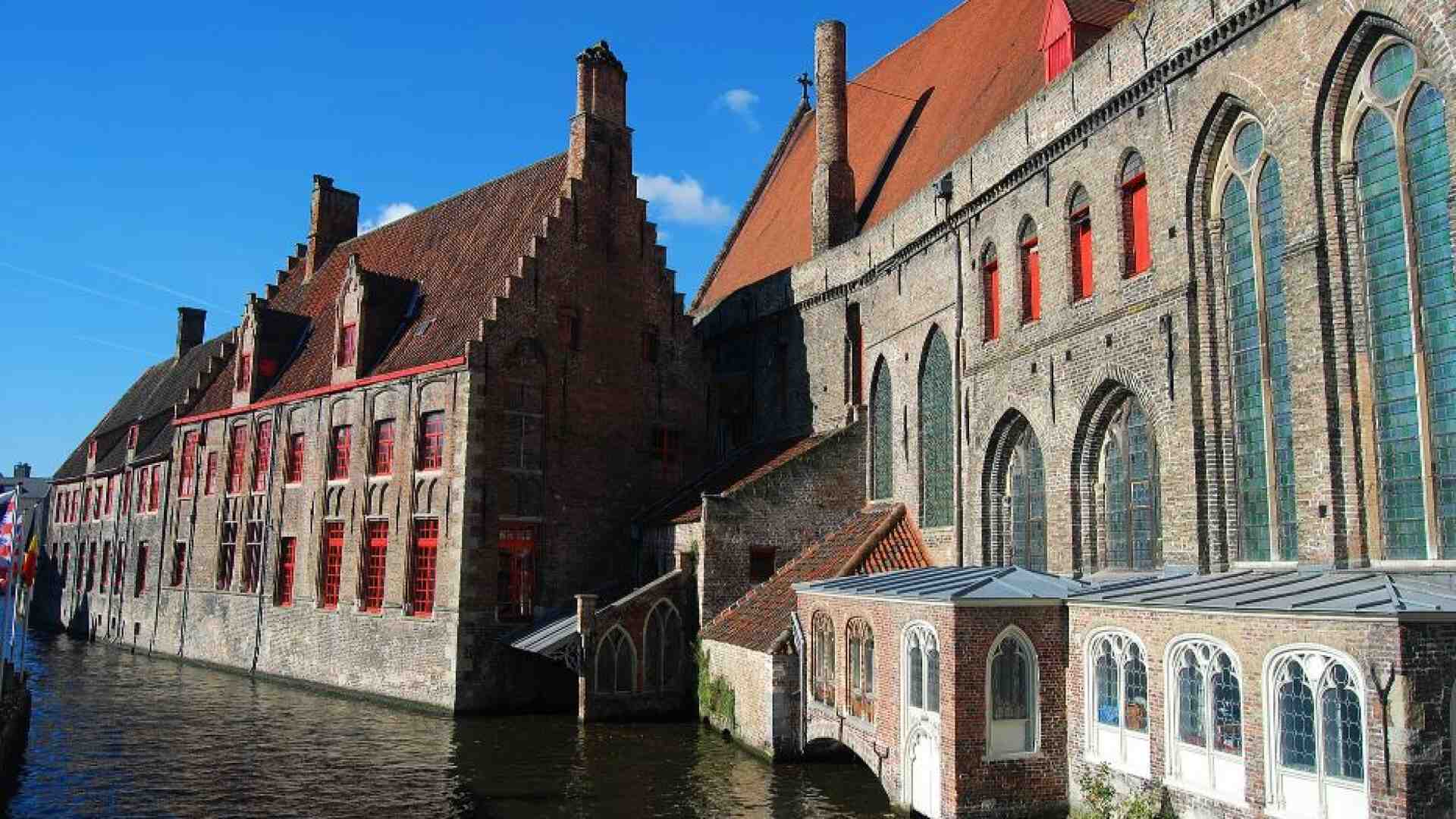 Immagine di Tutti i Memling di Bruges si ammirano in uno scrigno