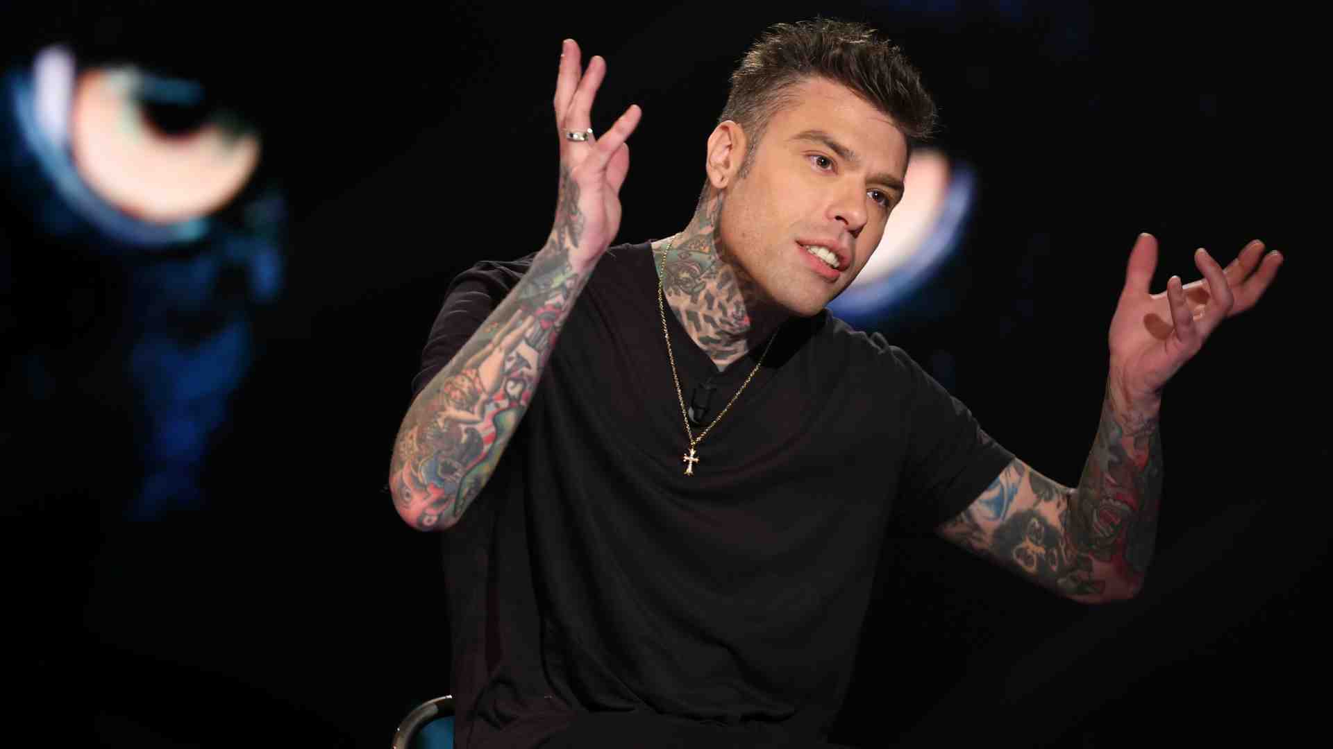 Immagine di Bad Fedez è tornato. Ma un giorno si sveglierà e si chiederà: chi sono io davvero?