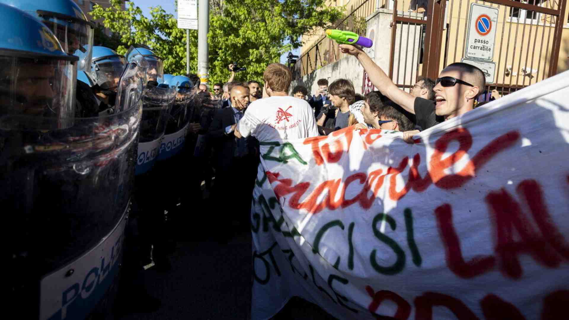 Immagine di L’abdicazione delle università e le parole forti di Mattarella