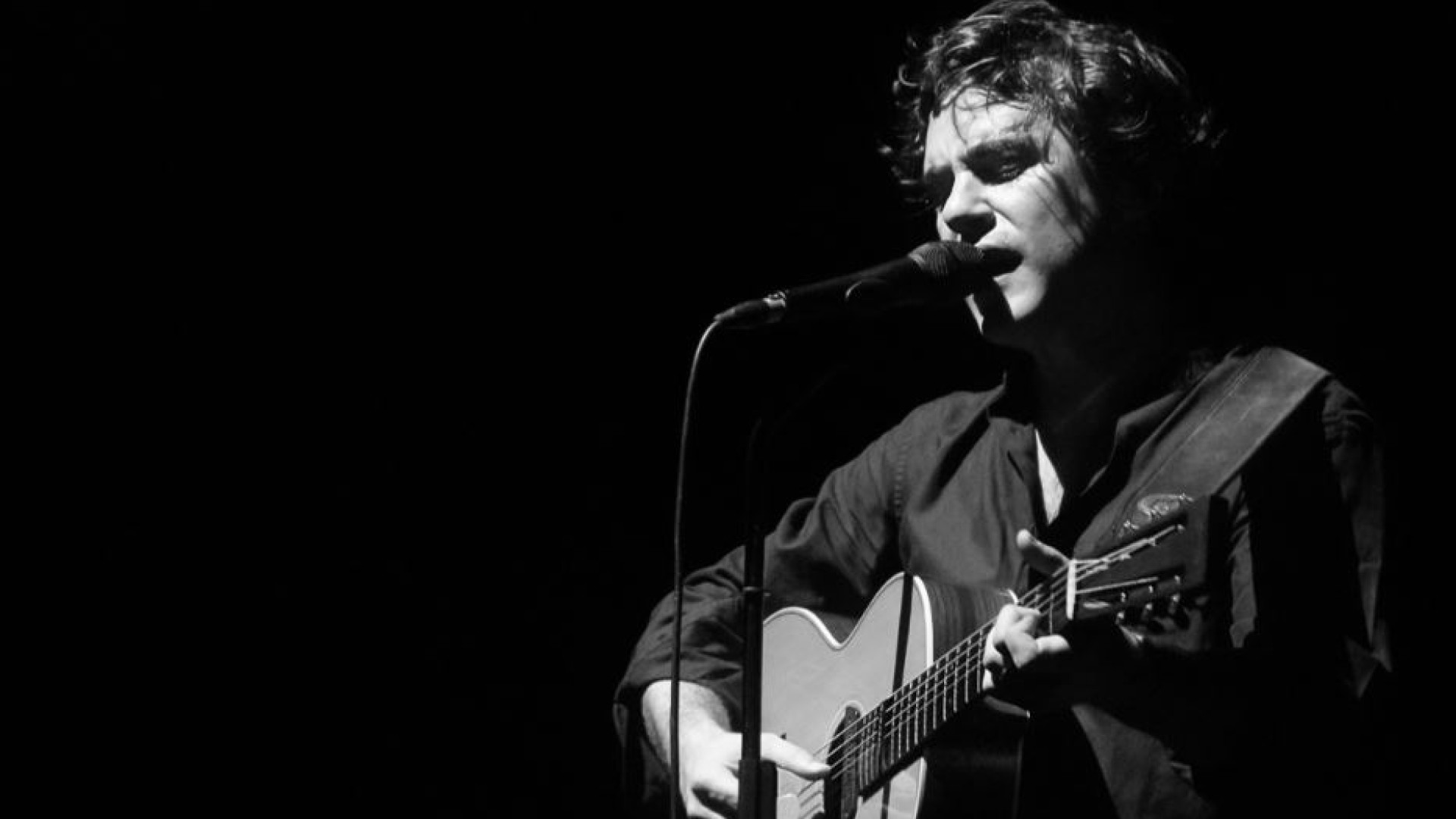 Immagine di Jack Savoretti: "Canto in italiano per ricordare mio padre"
