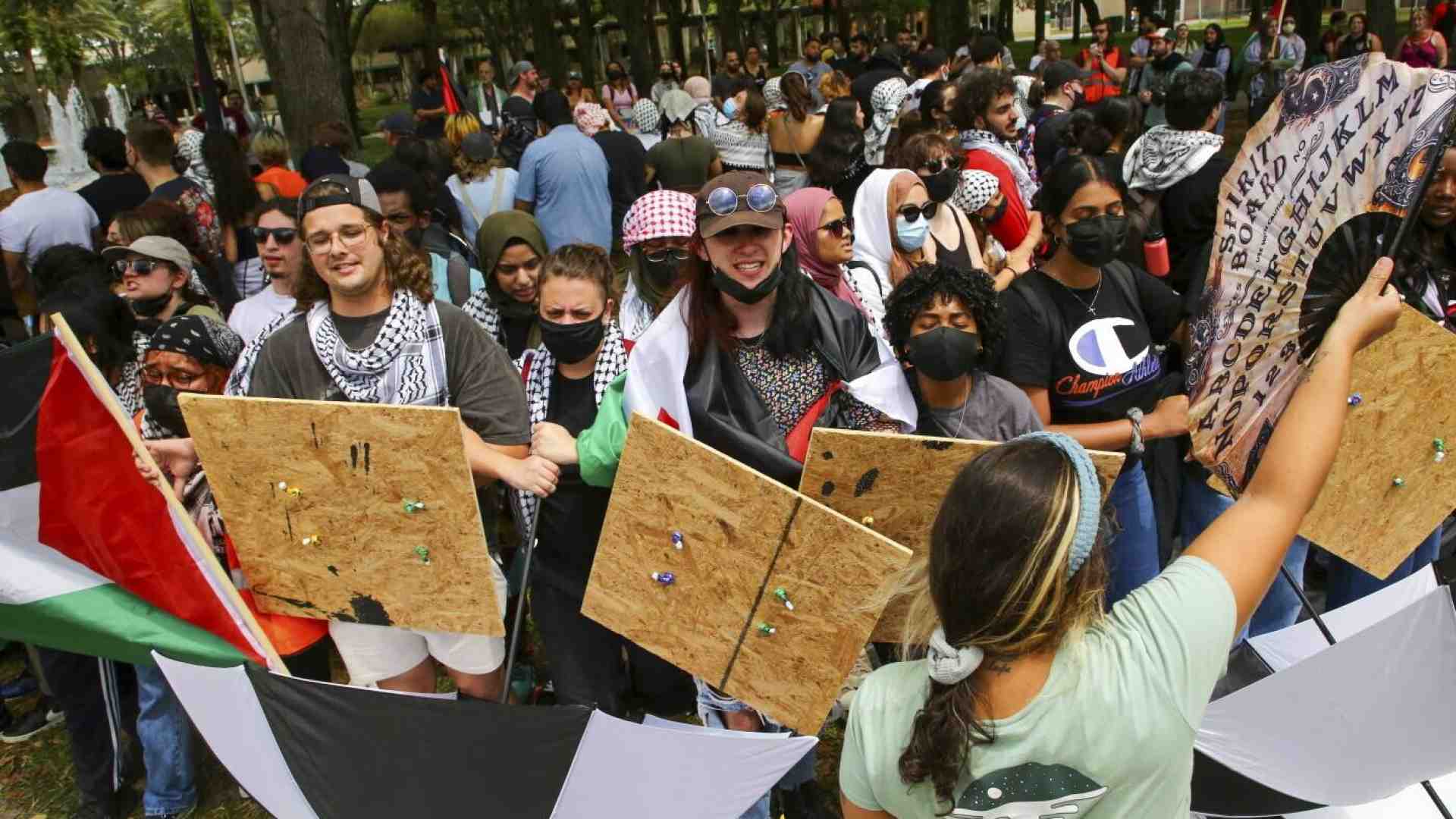 Immagine di Buone ragioni per lasciare il megafono fuori dai campus