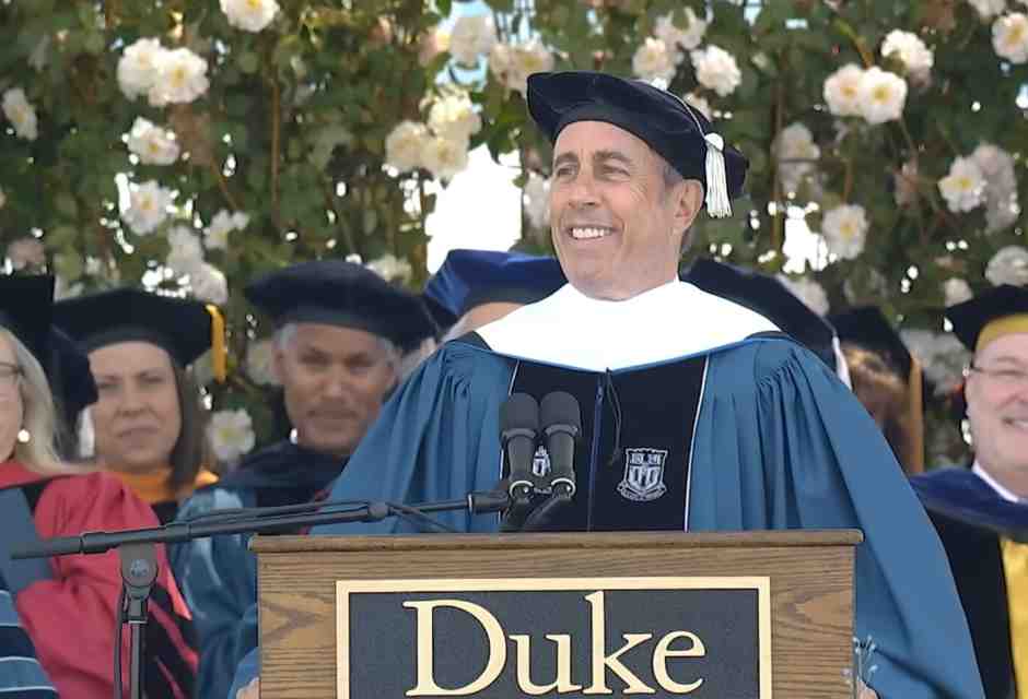 Il discorso del comico Jerry Seinfeld alla cerimonia di consegna delle lauree dell'Universit&agrave; Duke, nella Carolina del Nord<br />