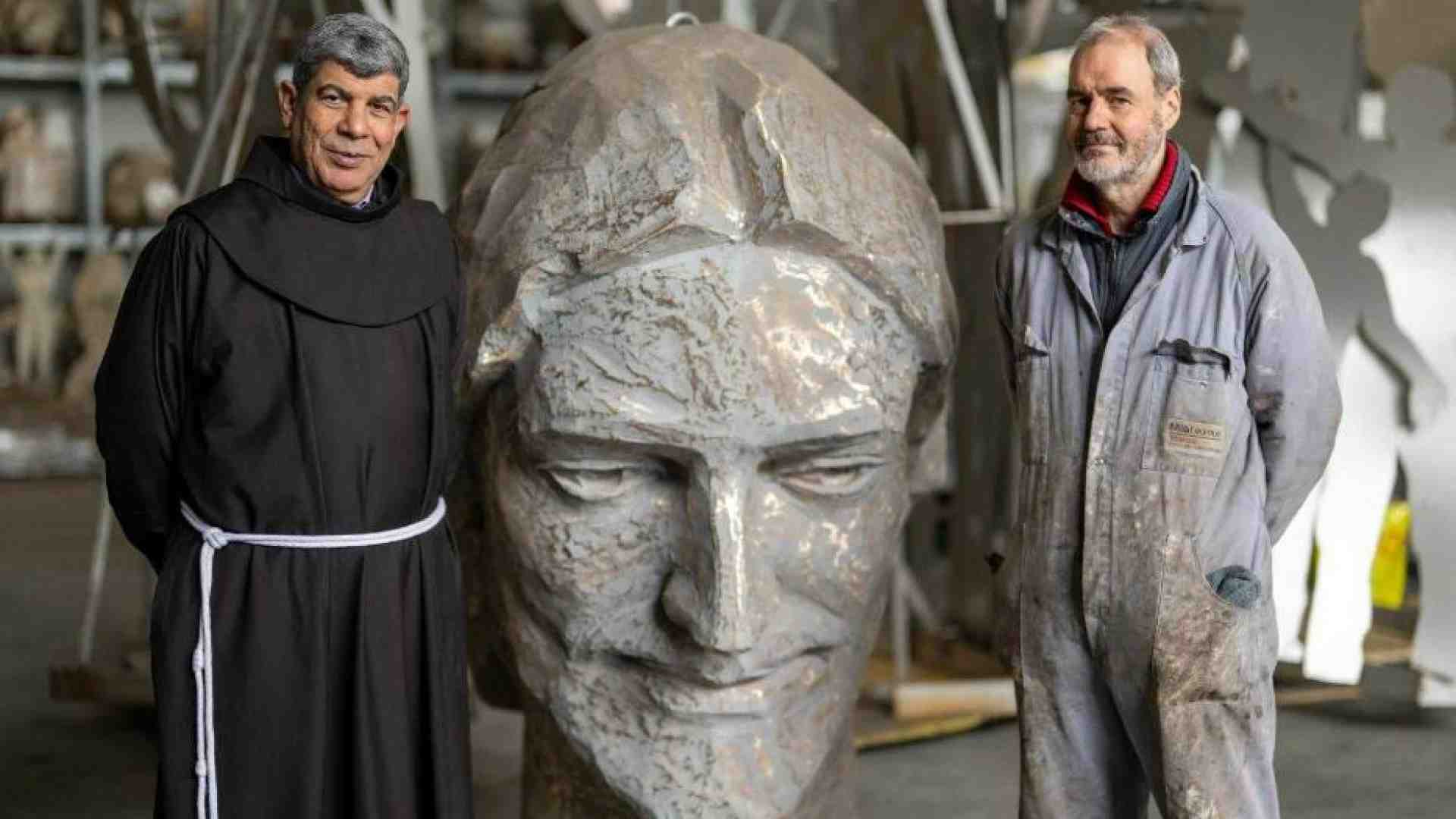 Immagine di Da Verona a Gerusalemme: la statua di Cristo benedetta dal Papa