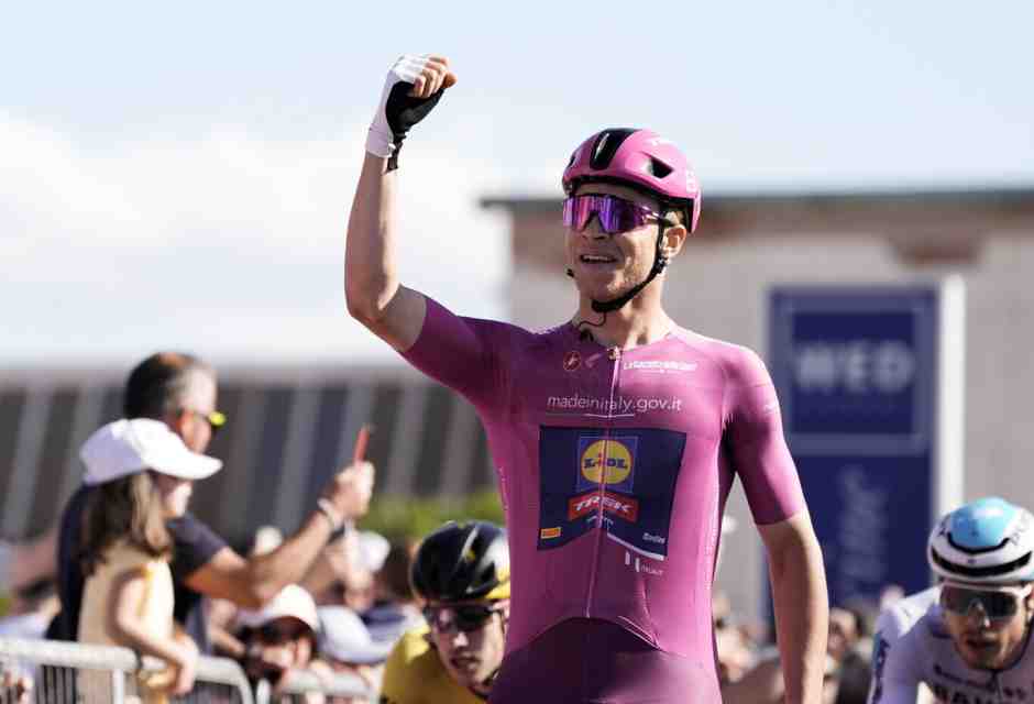 Jonathan Milan ha vinto la 13a tappa del Giro d'Italia 2024 (foto LaPresse)