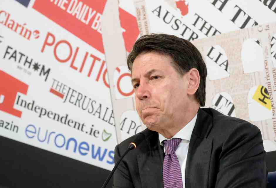 Il Conte "ammezzato" da Meloni e Schlein. Il M5s ora teme il flop: "Siamo all'undici per cento"