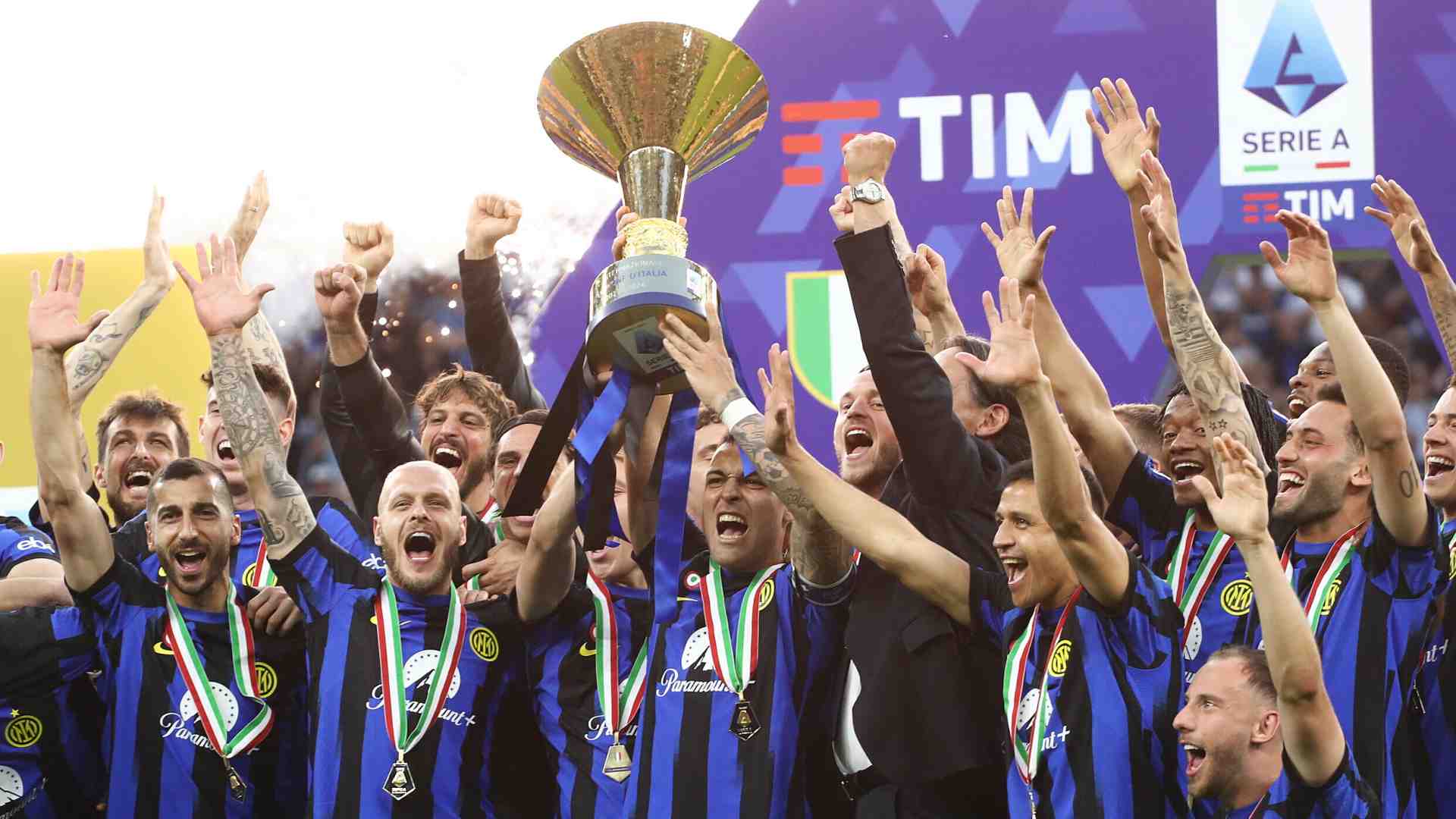 Immagine di Lo strano calcio "senza volto" di Rep.