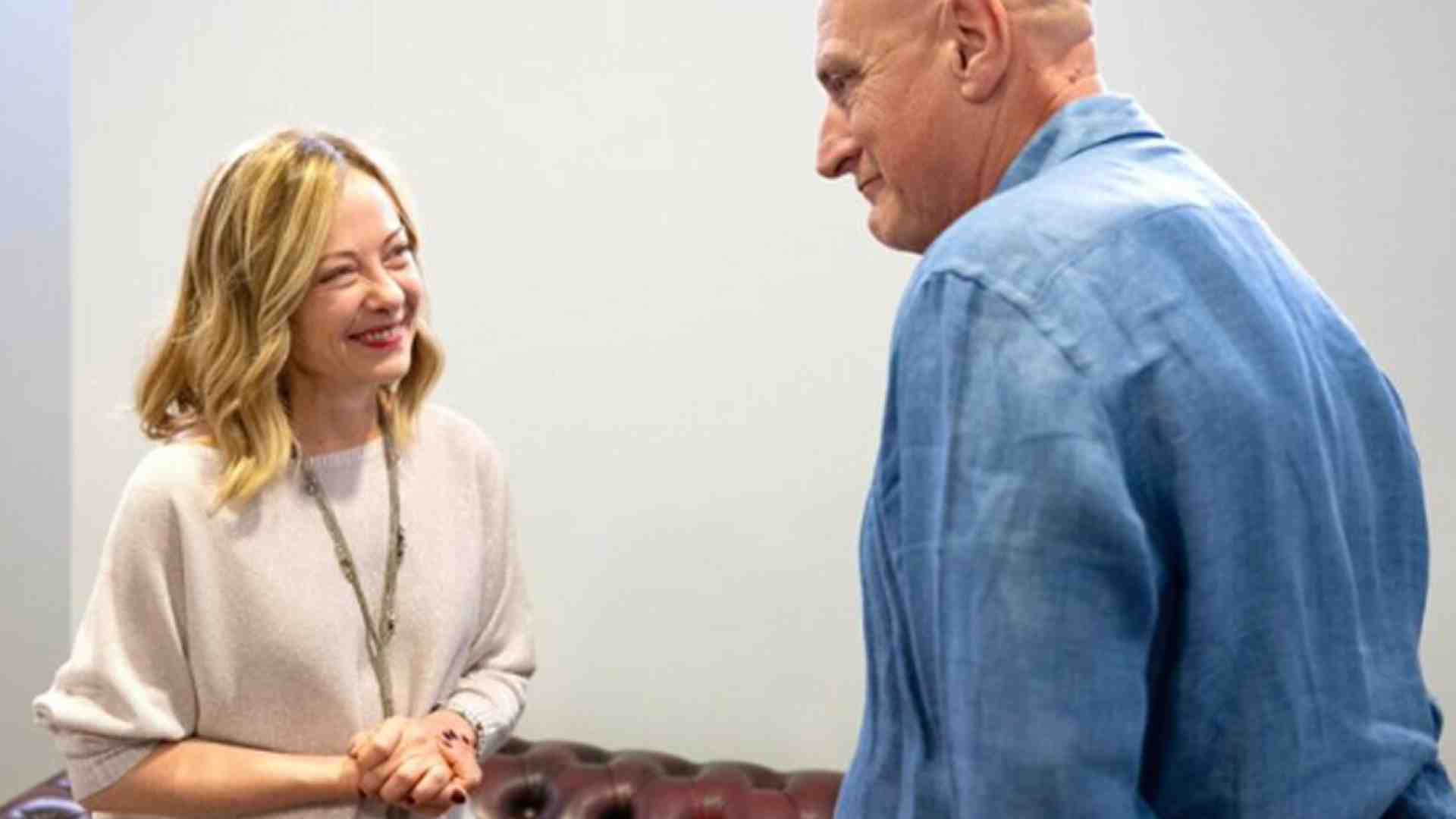 Immagine di Chico Forti e i suoi fratelli: il ritorno del detenuto ormai è un format dell'eterna commedia all'italiana