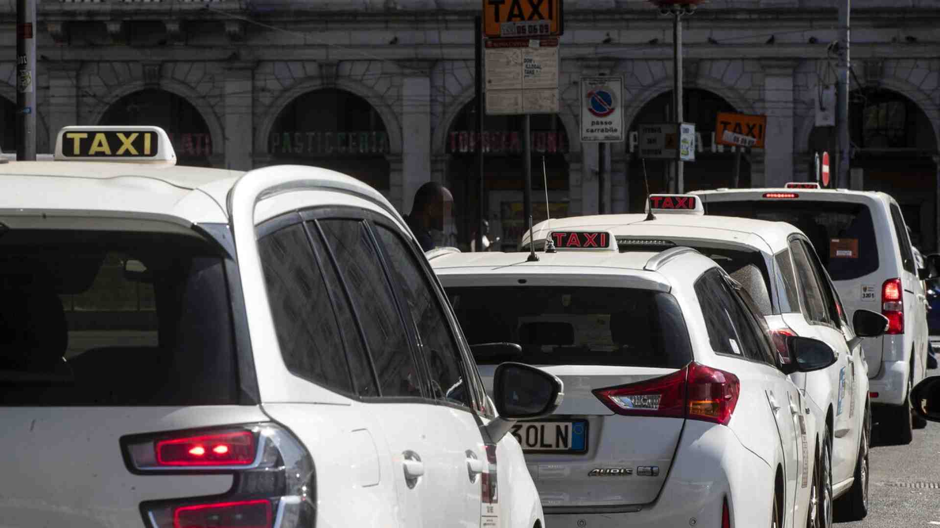 Immagine di I tassisti scioperano contro un governo che non fa nulla per creare concorrenza