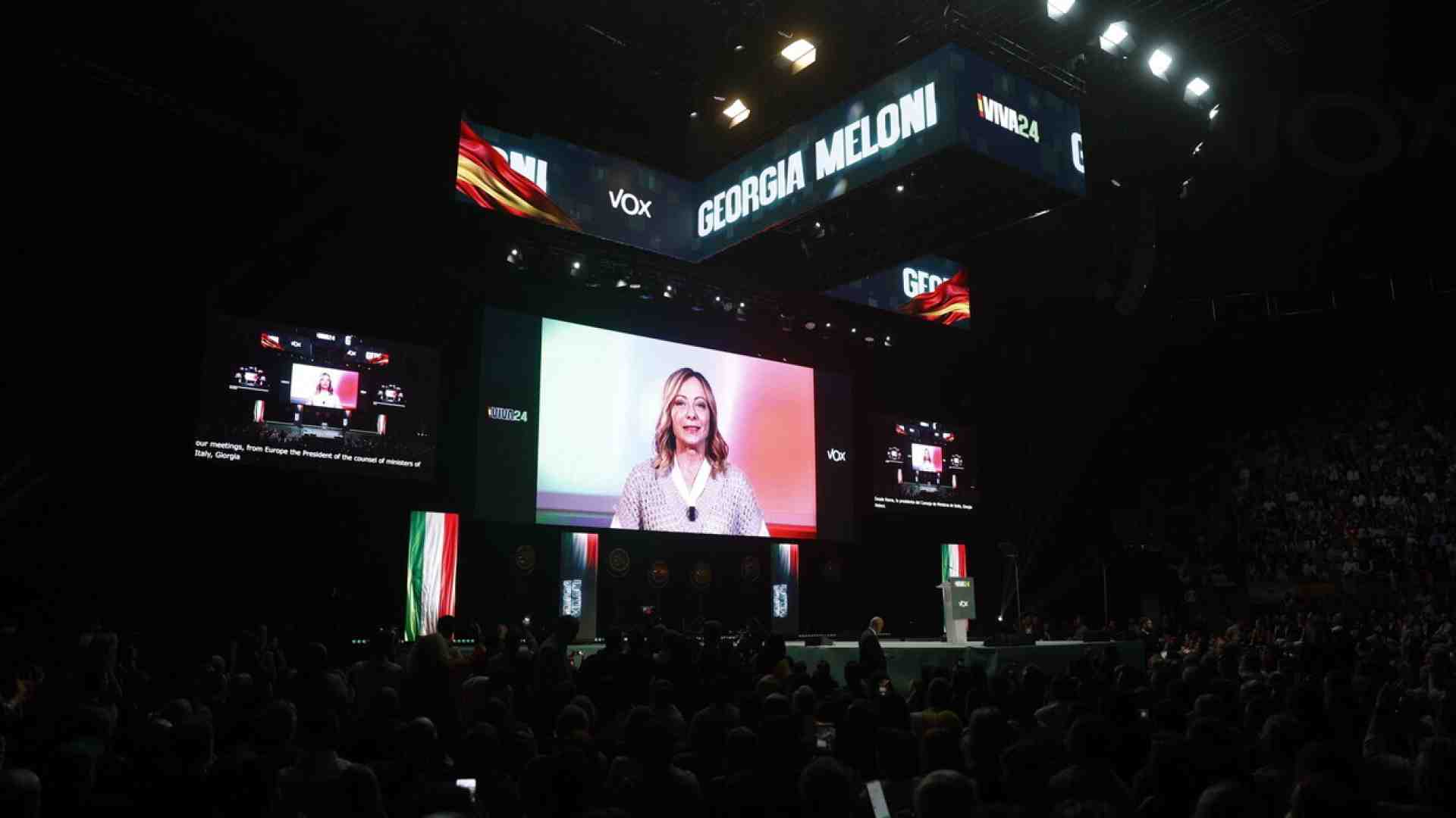 Immagine di “Meloni non gettare via tutto, lascia perdere Le Pen”. Messaggi dal Ppe