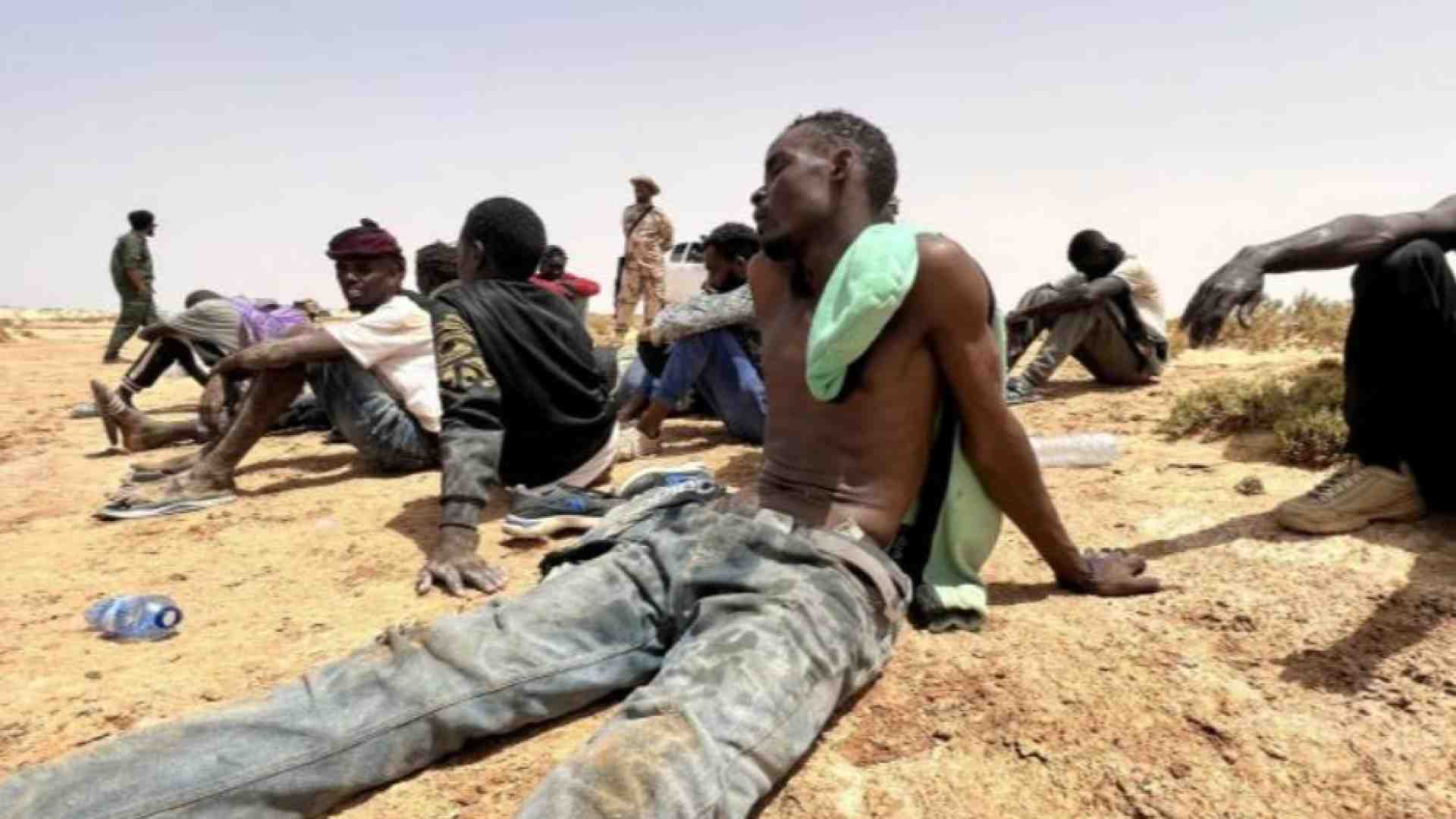 Immagine di Migranti presi e scaricati nel deserto: l'ultima accusa che travolge la Ue
