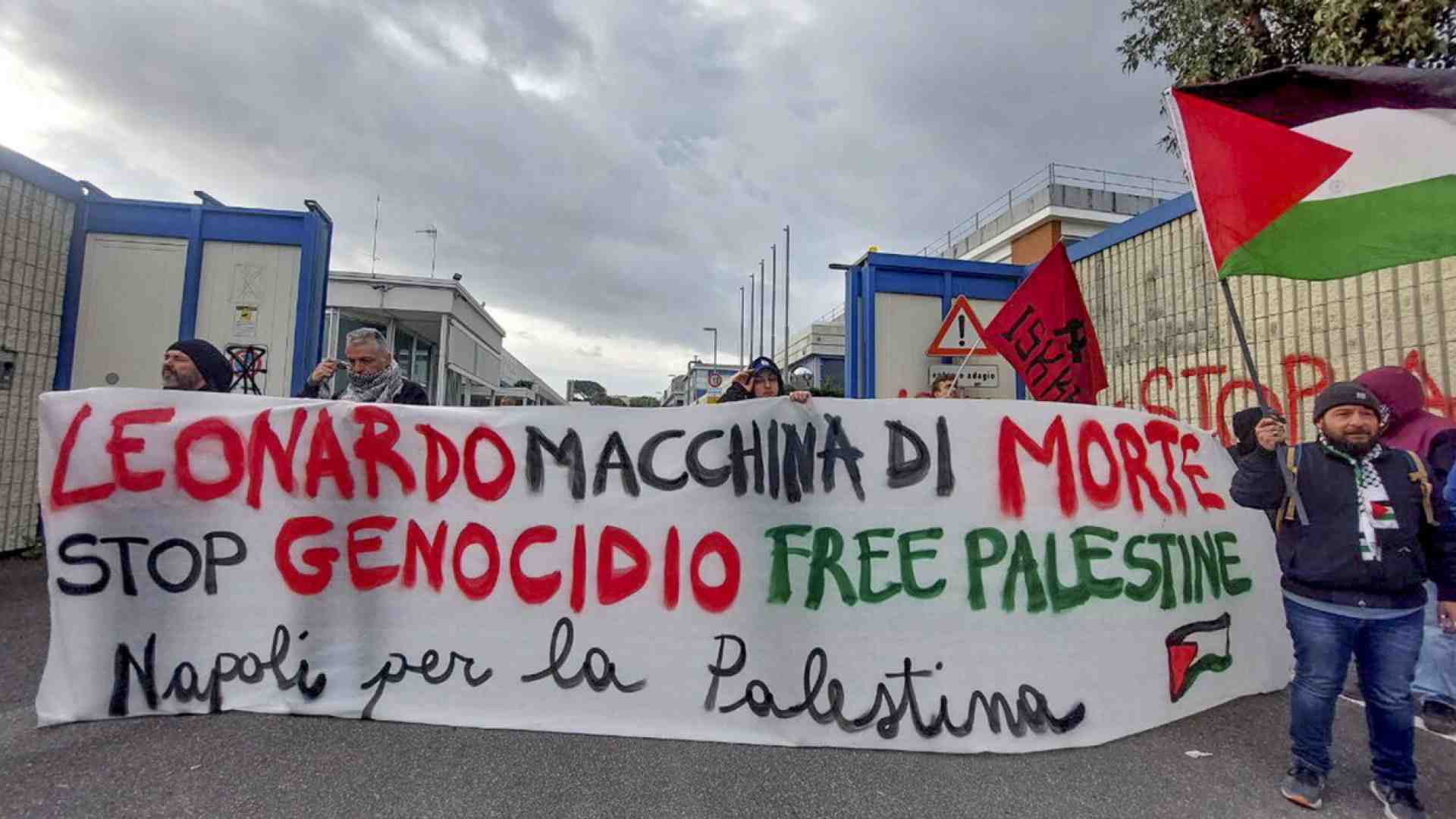 Immagine di Boicottare Leonardo: l'altro fronte dei pro Pal. L'azienda: "Così la ricerca rischia di andare altrove"