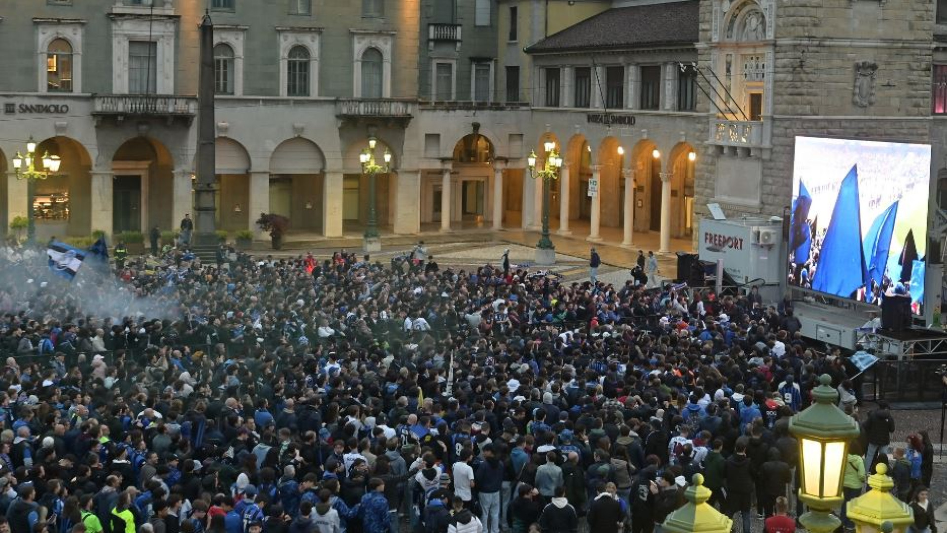 Immagine di Atalanta, la bandiera di una Bergamo che cambia