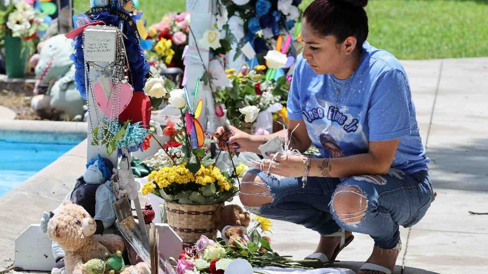 Immagine di Strage di Uvalde, i genitori delle piccole vittime accusano armieri e videogiochi