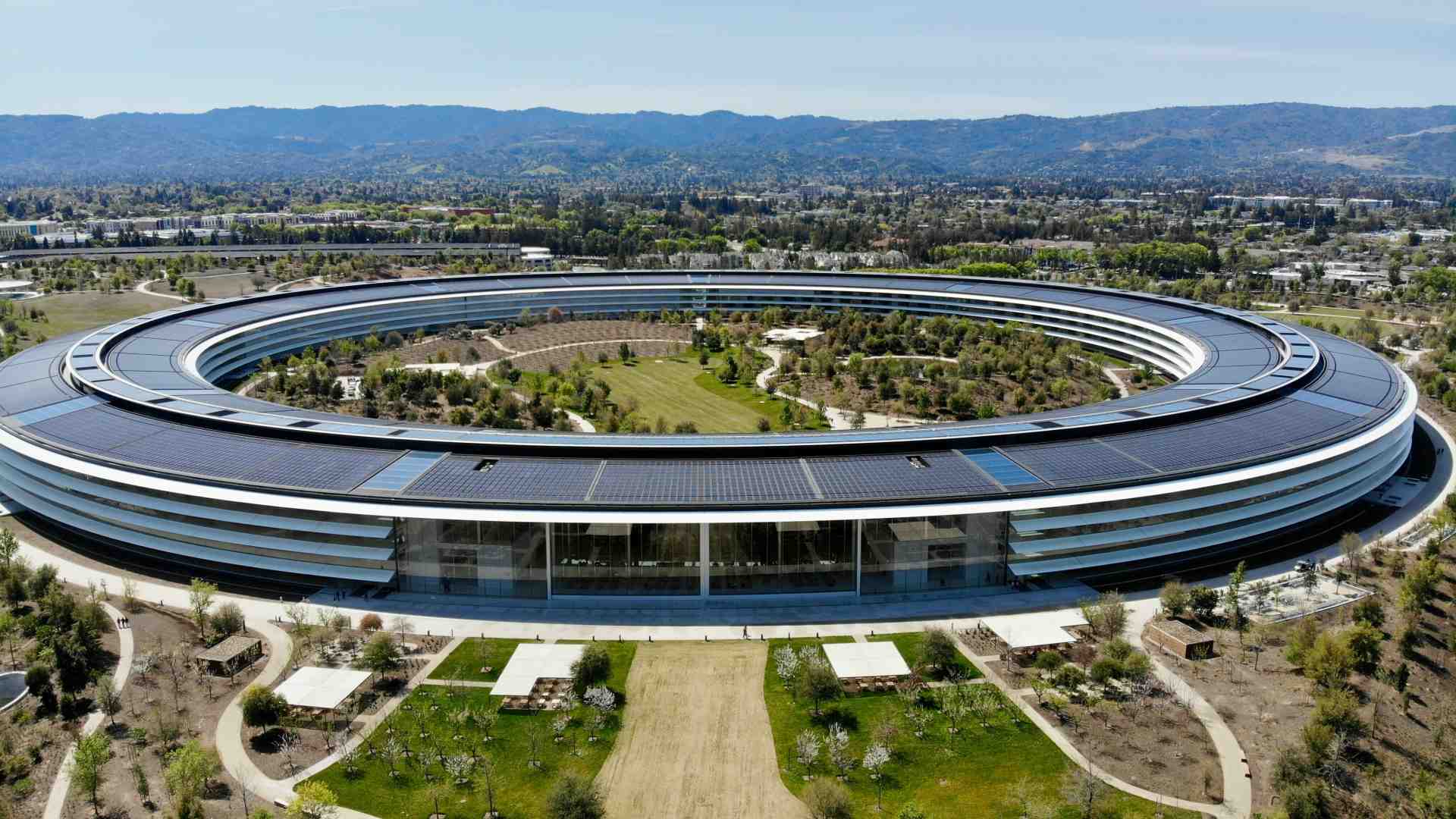 Immagine di L’Arabia Saudita punta sulle IA e torna sulla scena della Silicon Valley